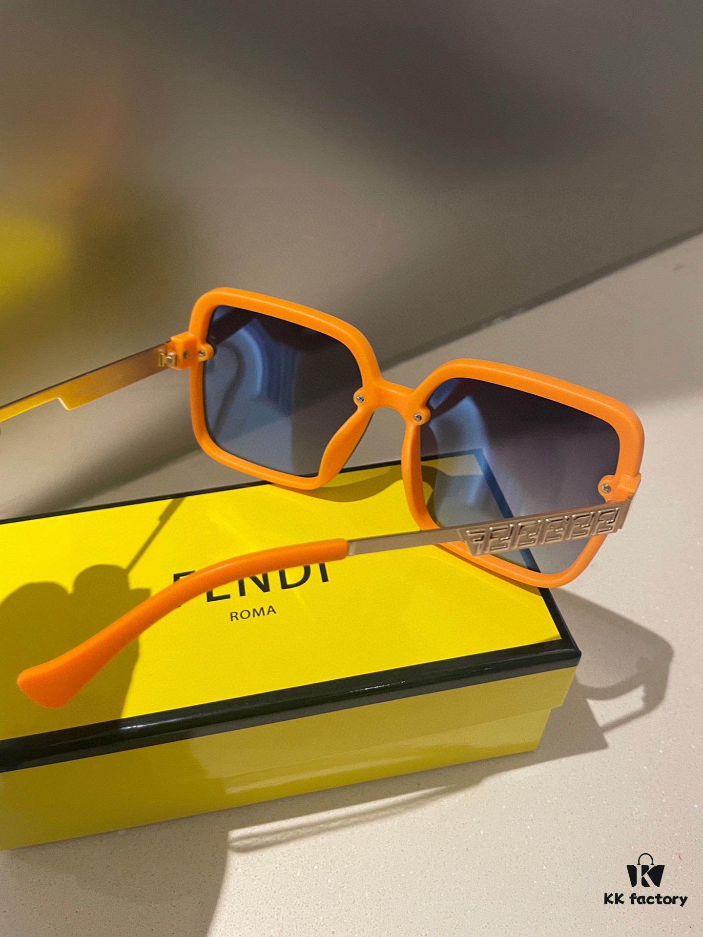 Fendi Women's Polarized Sunglasses 🕶️ Fashionable Face-Framing Designer Style Popular Live Stream Recommendation (6071) Eyewear