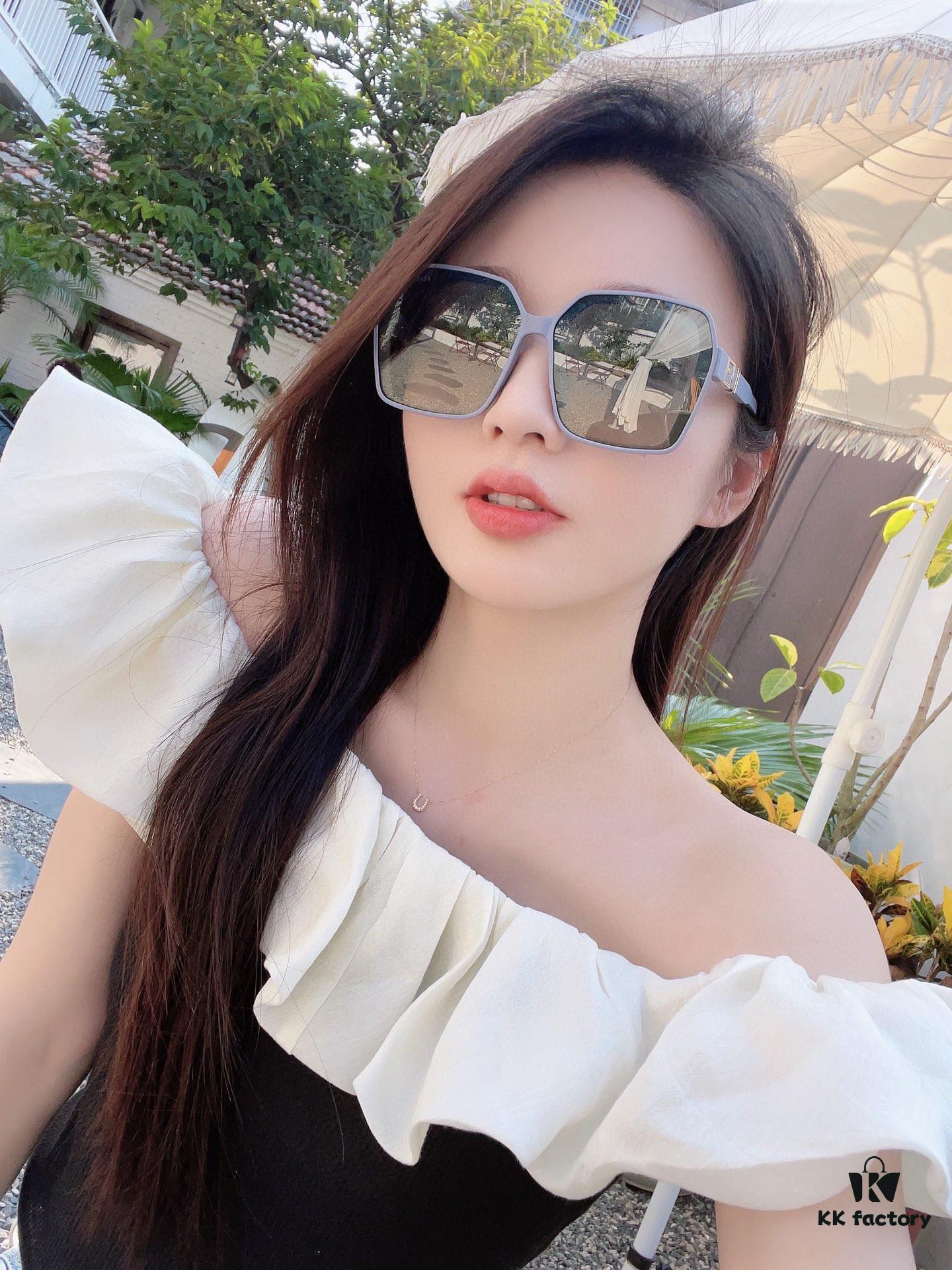 Fendi Women's Polarized Sunglasses 🕶️ Fashionable Face-Framing Designer Style Trendy Sun Glasses Live Broadcast Recommended Model (6109)