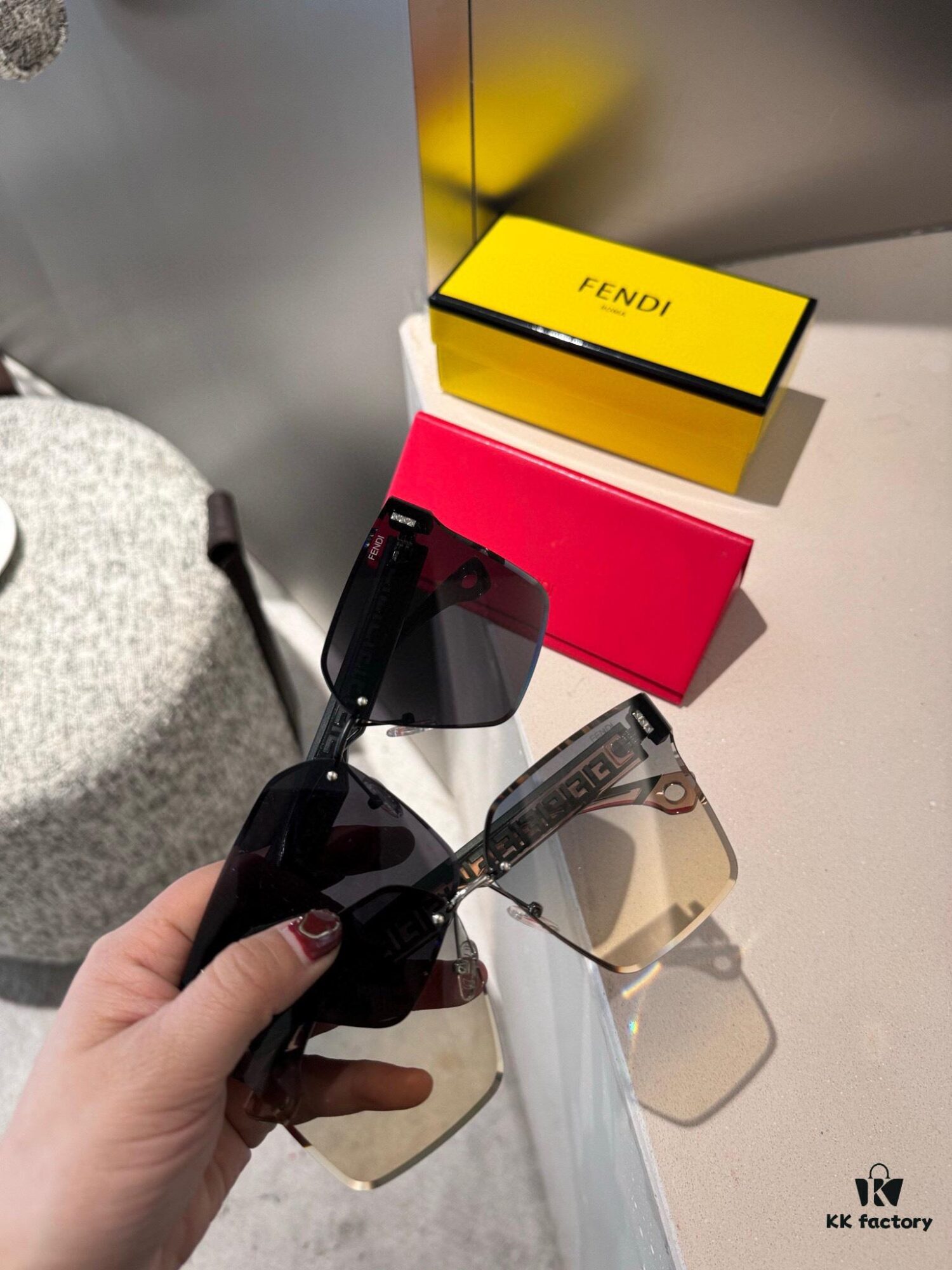 Fendi💌Polaroid Resin Sunglasses😎New Style Chanel-Style Sunglasses to Reduce Glare🥰Block Harmful and Radiation Rays😊Essential for Travel and Outfit Pairing🌸Great for Driving Too🧐Brand Philosophy - Trends Come and Go, but Style Remains🥳6115 Eyewear