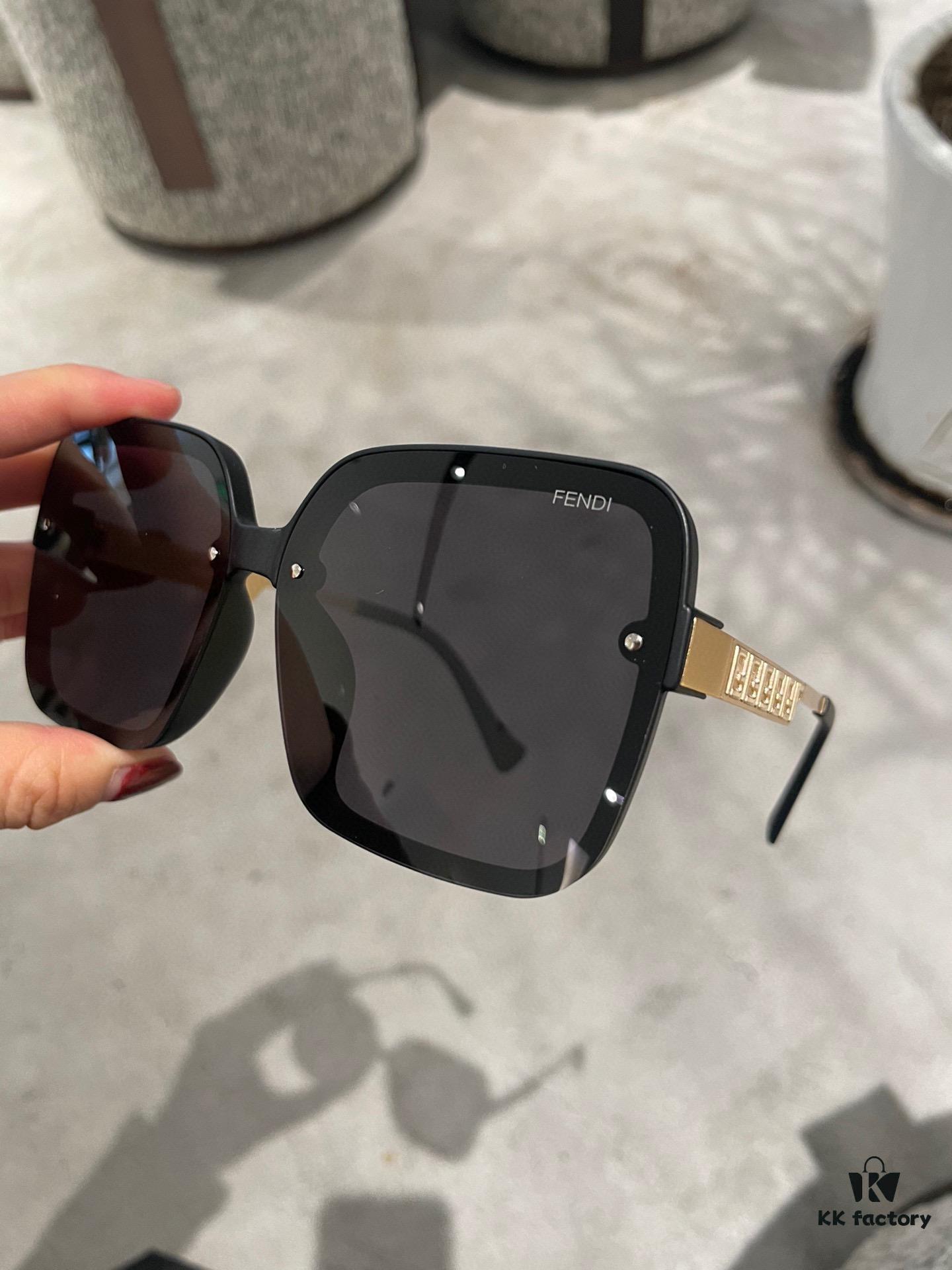 Fendi Women's Polarized Sunglasses 🕶️ Fashionable Face-Framing Designer Style, Trendy Look, Live Stream Recommended Model (6071)