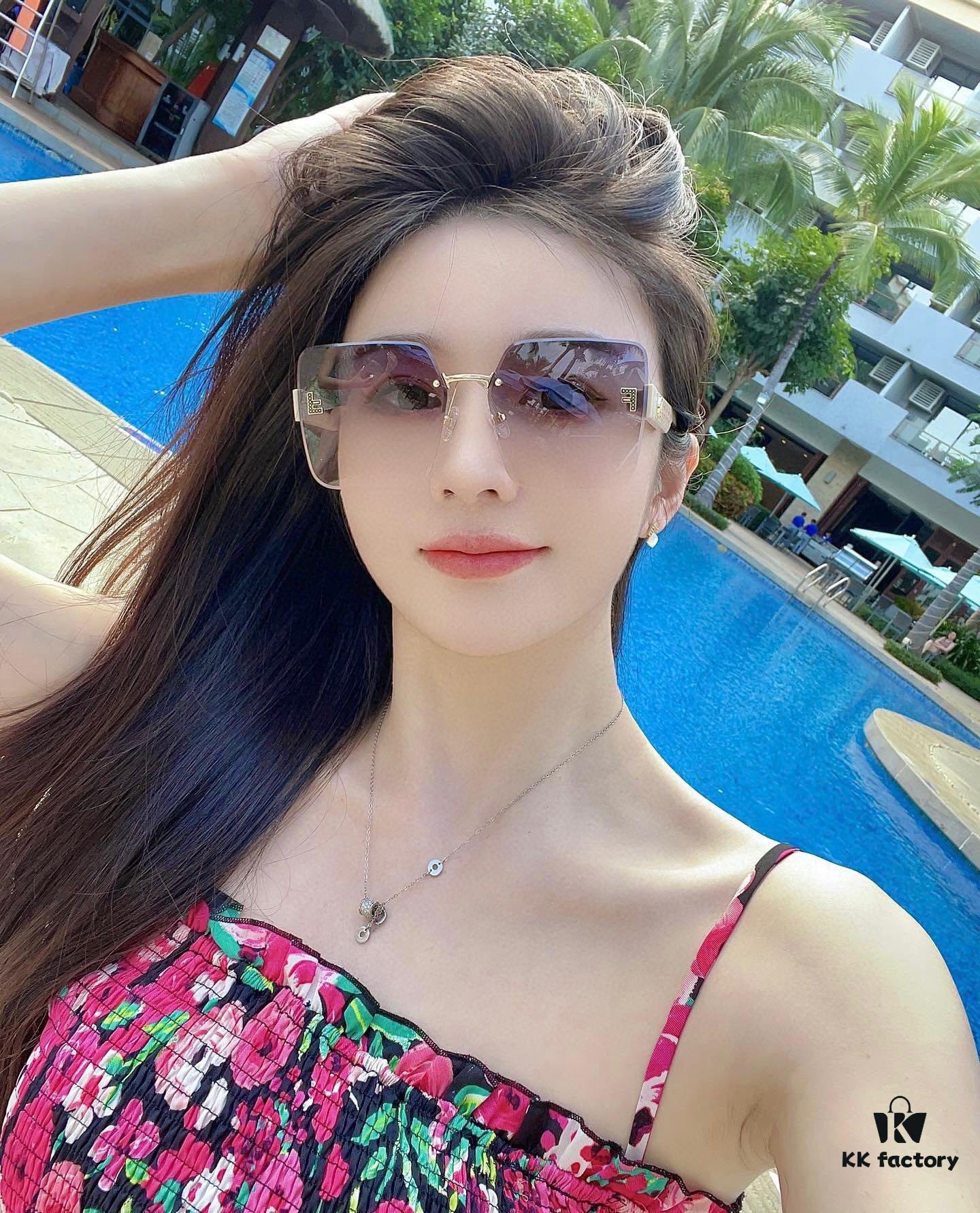 Fendi Postaloy Resin Polarized Sunglasses 😎 New Style Chanel-Style Sunglasses Reduce Glare, Block Harmful Radiation 🥰 Essential for Travel and Styling 🌸 Suitable for Driving 🧐 Brand Philosophy - Trends Come and Go, but Style Remains 🥳 6112 Eyewear Sunglasses