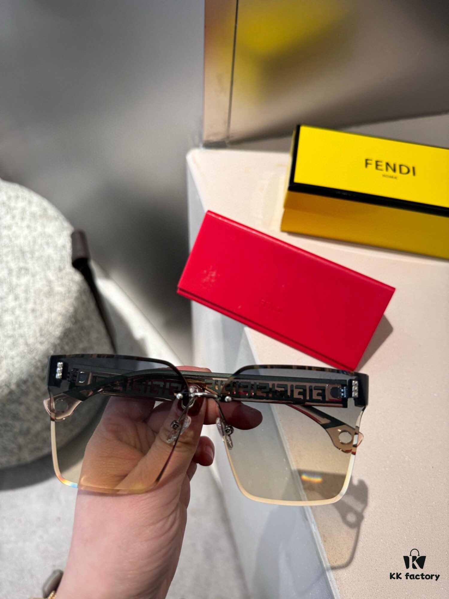 Fendi Postaloy Resin Polarized Sunglasses 😎 New Style Chic Sun Glasses to Reduce Glare 🥰 Block Harmful and Radiant Light 😊 Essential for Travel, Outfits, and Driving 🌸 Ideal Companion for On-the-Go Lifestyle 🧐 Brand Philosophy - Trends Come and Go, but Style Remains 🥳 6115 Eyewear Sunglasses
