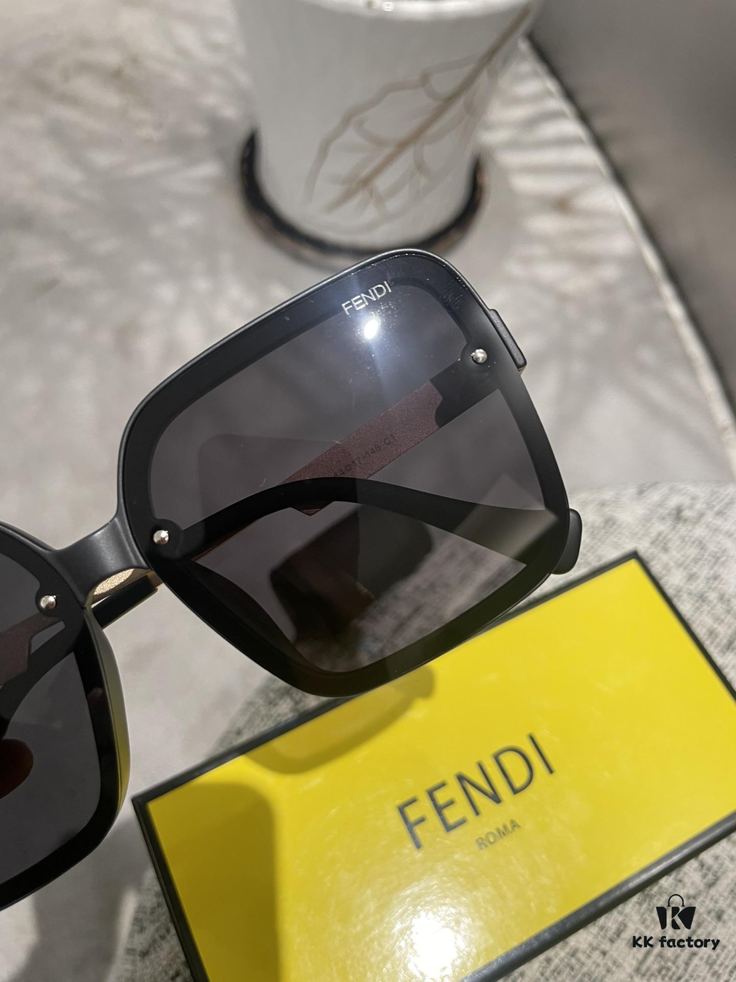 Fendi Women's Polarized Sunglasses 🕶️ Fashionable Face-Framing Luxury Style Trendy Look Live Stream Recommended Model (6071)