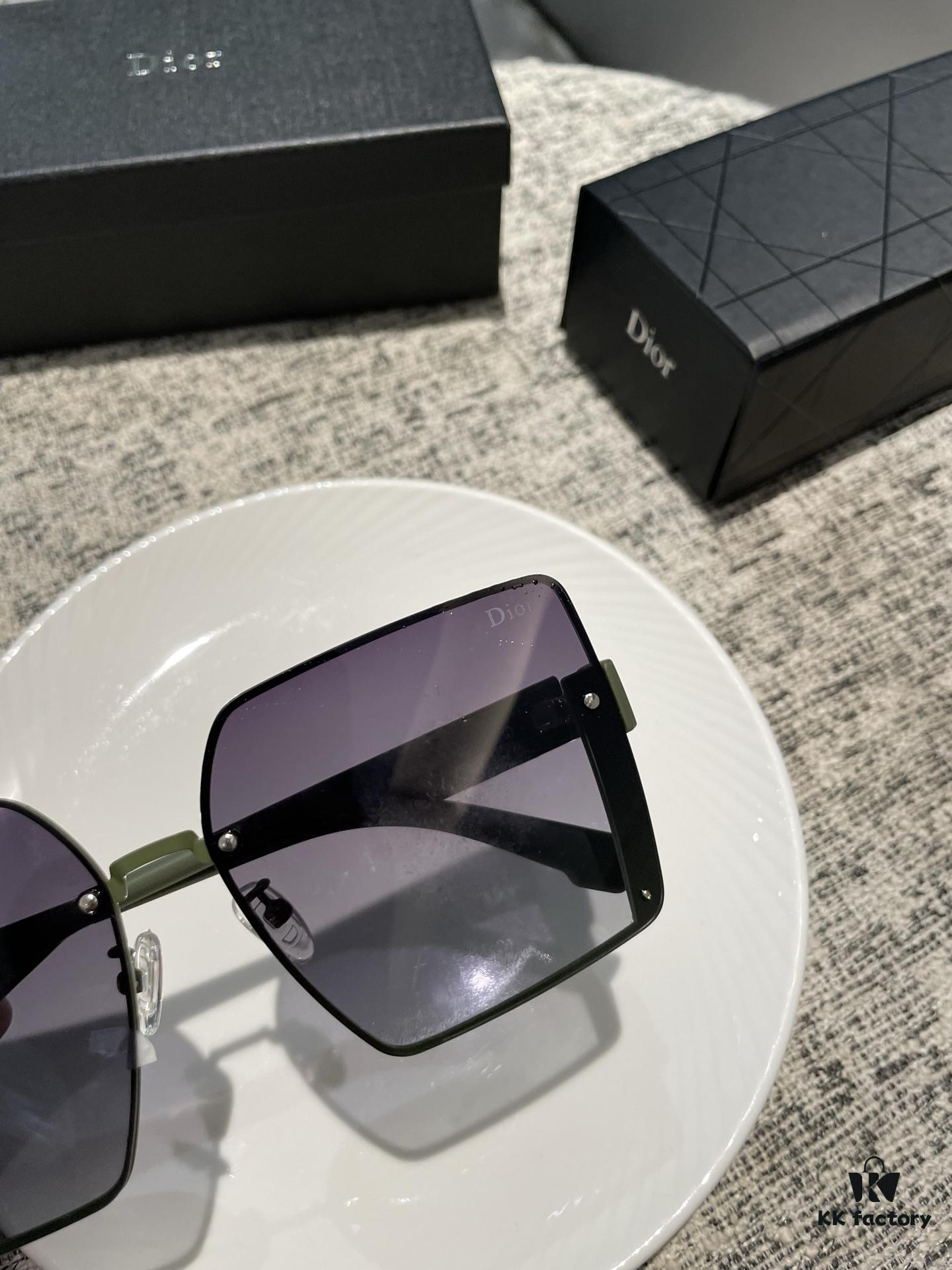 Dior Polarized Resin Sunglasses 😎 New Style Little Chic Sun Protection Glasses, Reducing Glare and Blocking Harmful Radiation 🥰 Essential Fashion Accessory for Travel and Outfits 🌸 Suitable for Driving 🧐 Brand Philosophy - Trends Come and Go, but Style Remains Eternal 🥳