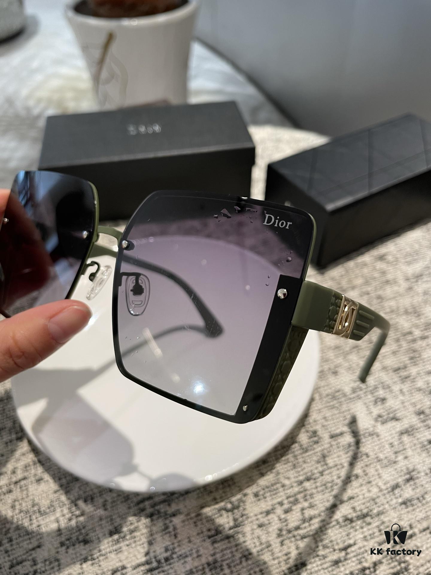 Dior Polarized Resin Sunglasses 😎 New Style Little Chic Sun Protection Glasses, Reducing Glare and Blocking Harmful Radiation 🥰 Essential Fashion Accessory for Travel and Outfits 🌸 Suitable for Driving 🧐 Brand Philosophy - Trends Come and Go, but Style Remains Eternal 🥳