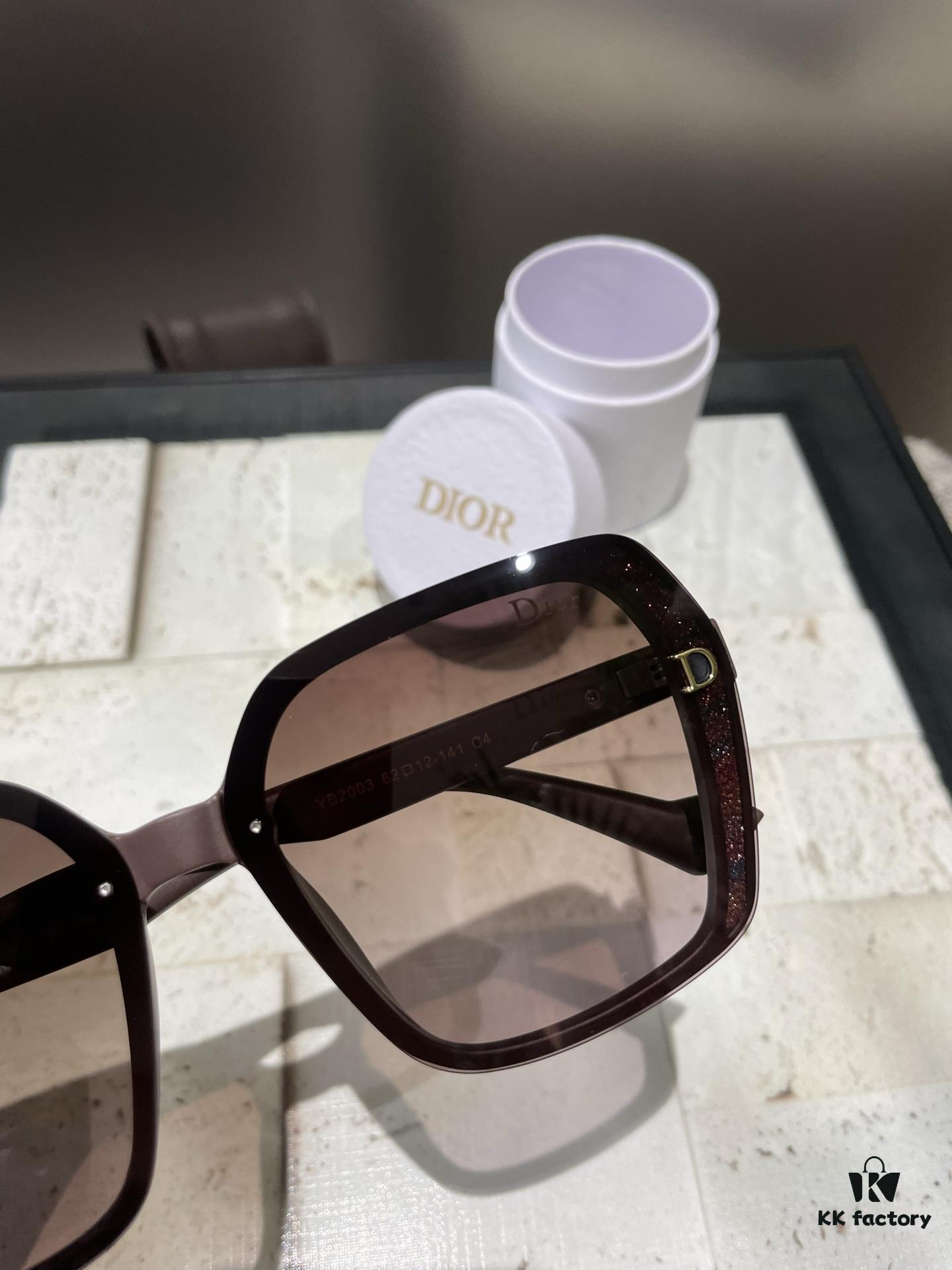 Dior Polarized Resin Sunglasses 😎 New Style Chic Sun Glasses to Reduce Glare, Block Harmful Radiation 🌞 Essential Fashion Accessory for Travel and Daily Wear, Perfect for Driving Too 🚗