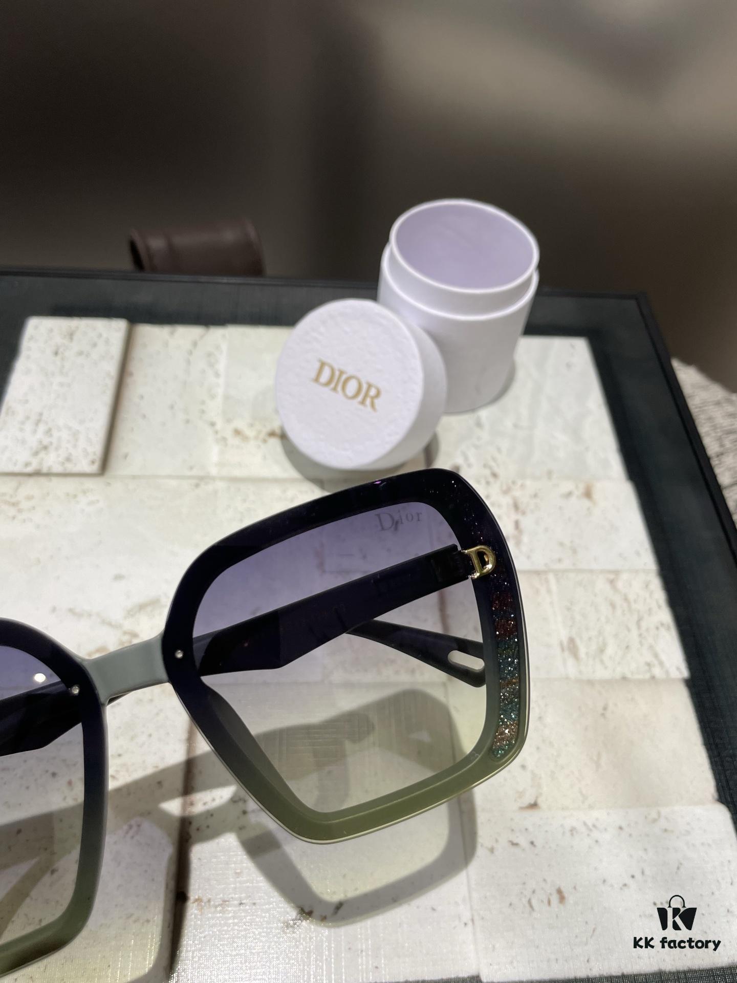 Dior Polarized Resin Sunglasses 😎 New Style Small Fragrance Sun Glasses to Reduce Glare and Block Harmful Radiation 😊 Essential for Travel, Outings, and Stylish Outfit Pairing 🌸 Suitable for Driving 🧐 Brand Philosophy - Trends Come and Go, but Style Remains 🥳