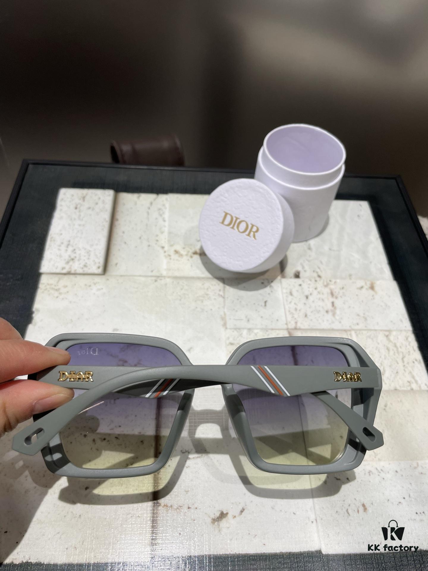 Dior Polarized Resin Sunglasses 😎 New Style Small Fragrance Sun Glasses to Reduce Glare and Block Harmful Radiation 😊 Essential for Travel, Outings, and Stylish Outfit Pairing 🌸 Suitable for Driving 🧐 Brand Philosophy - Trends Come and Go, but Style Remains 🥳