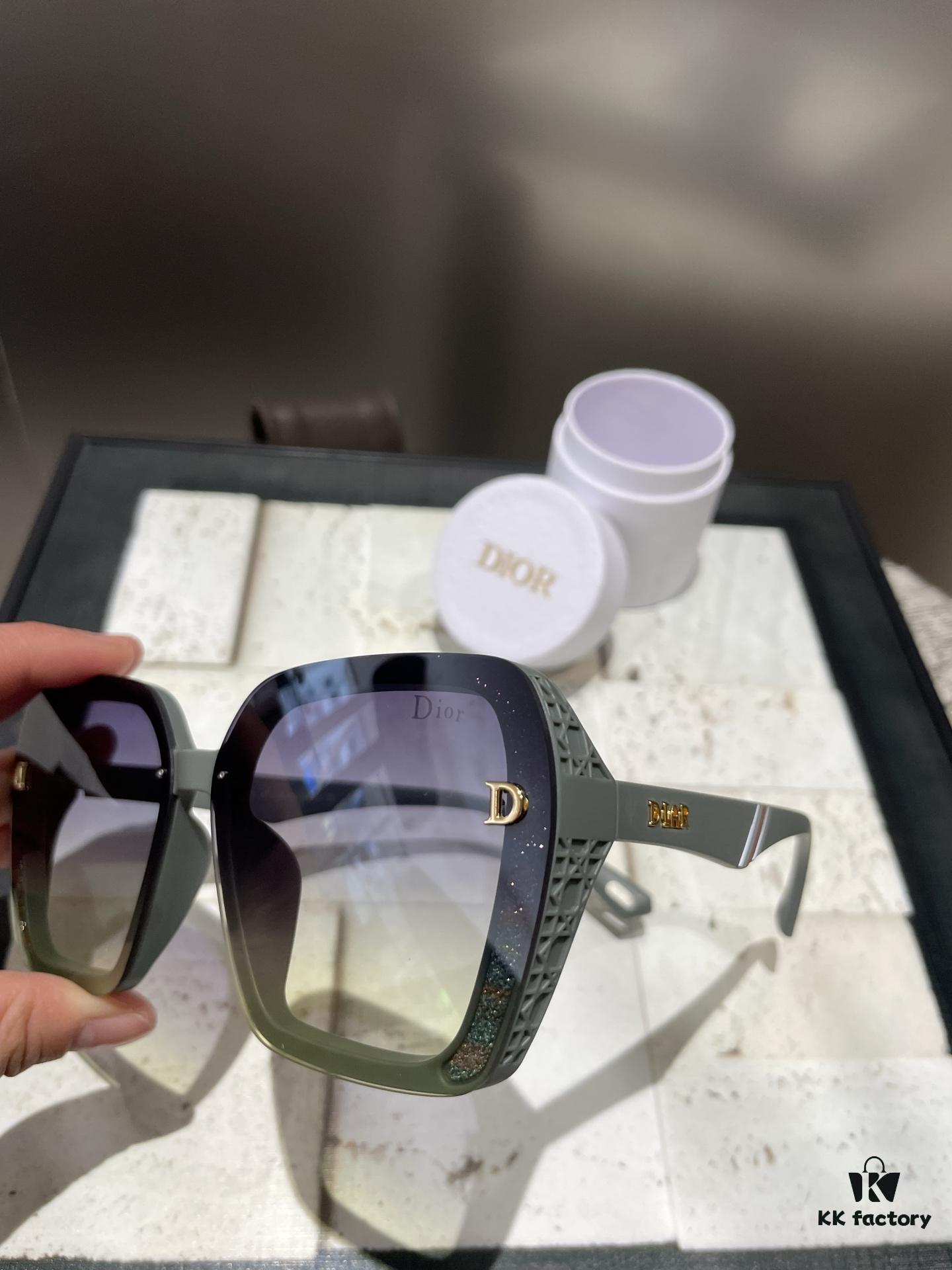 Dior Polarized Resin Sunglasses 😎 New Style Small Fragrance Sun Glasses to Reduce Glare and Block Harmful Radiation 😊 Essential for Travel, Outings, and Stylish Outfit Pairing 🌸 Suitable for Driving 🧐 Brand Philosophy - Trends Come and Go, but Style Remains 🥳