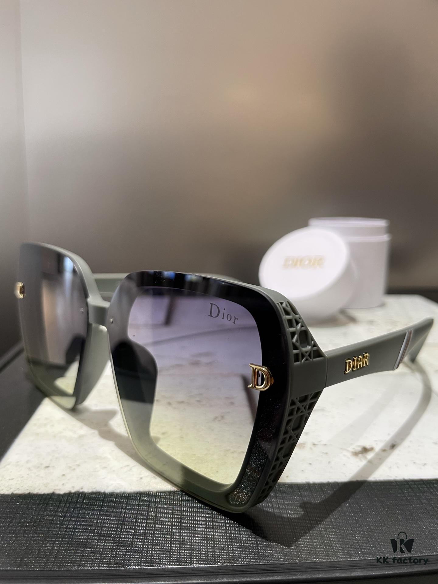 Dior Polarized Resin Sunglasses 😎 New Style Small Fragrance Sun Glasses to Reduce Glare and Block Harmful Radiation 😊 Essential for Travel, Outings, and Stylish Outfit Pairing 🌸 Suitable for Driving 🧐 Brand Philosophy - Trends Come and Go, but Style Remains 🥳