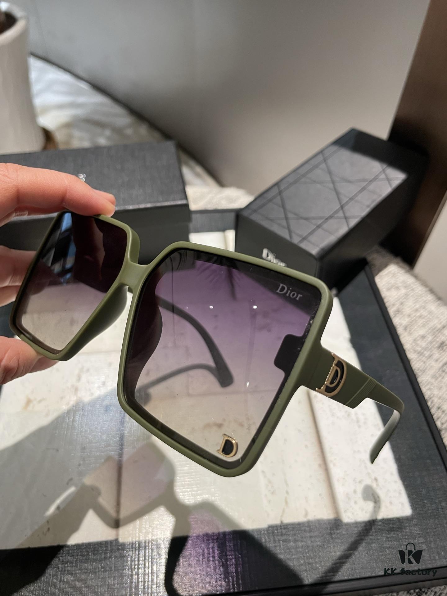 Dior Polarized Resin Sunglasses, New Mini Chanel Style Sun Glasses, Reduce Glare, Block Harmful Radiation, Essential for Travel and Daily Wear, Suitable for Driving