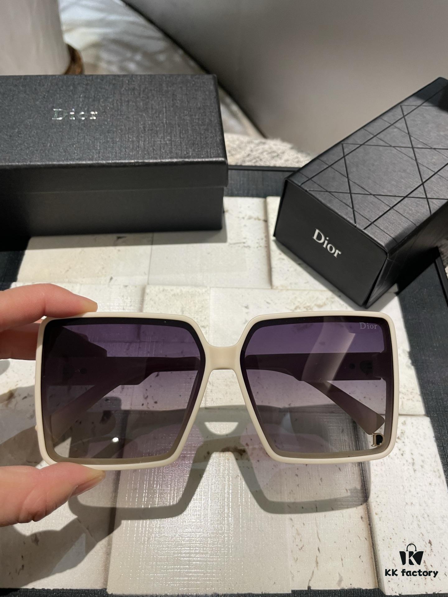 Dior Polarized Resin Sunglasses 😎 New Style Little Princess Sun Protection Glasses, Reducing Glare and Blocking Harmful Radiation 🥰 Essential Fashion Accessory for Travel and Outfits 🌸 Suitable for Driving 🧐 Brand Philosophy: Trends Come and Go, but Style Remains Forever 🥳