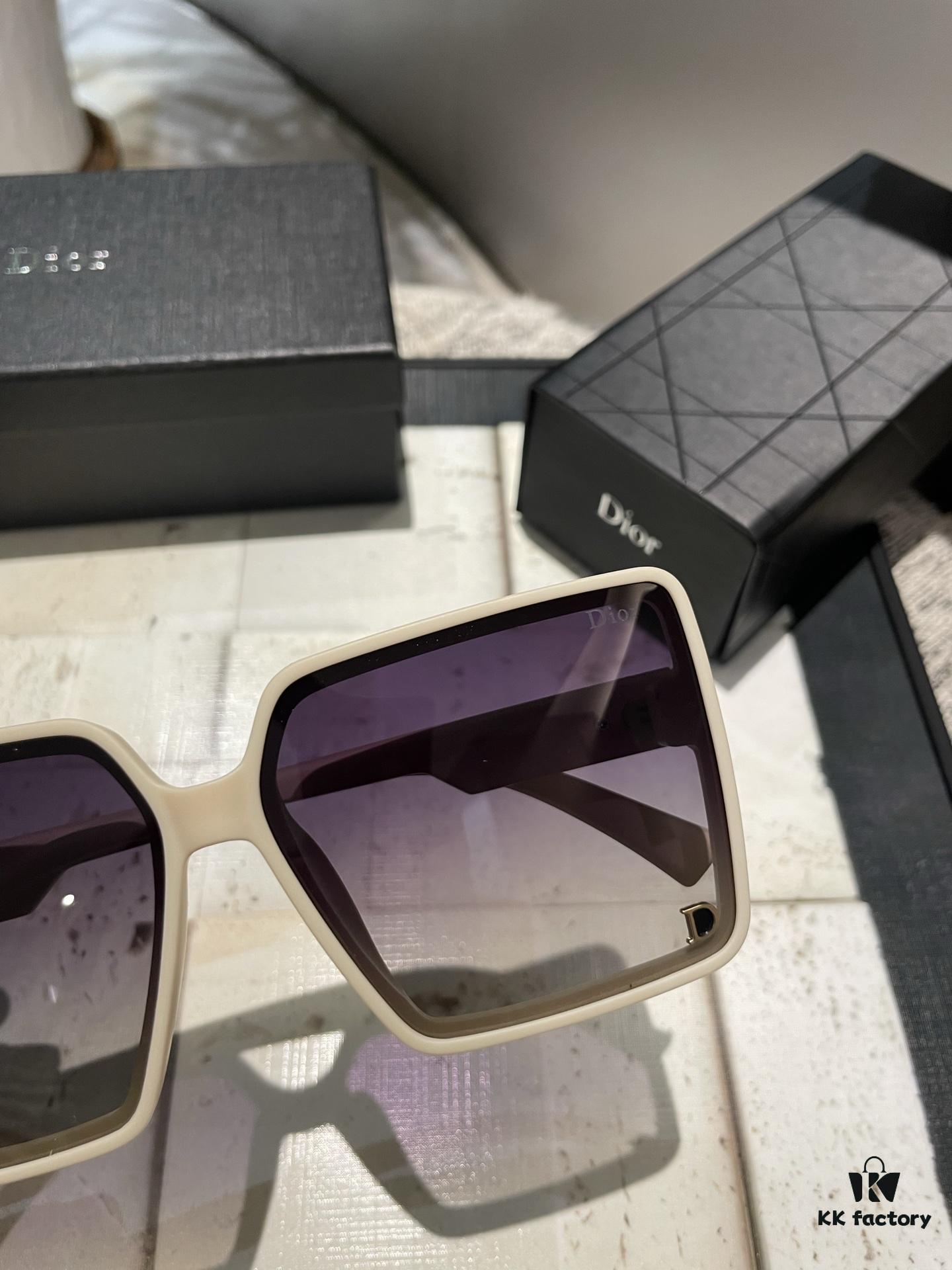 Dior Polarized Resin Sunglasses 😎 New Style Little Princess Sun Protection Glasses, Reducing Glare and Blocking Harmful Radiation 🥰 Essential Fashion Accessory for Travel and Outfits 🌸 Suitable for Driving 🧐 Brand Philosophy: Trends Come and Go, but Style Remains Forever 🥳