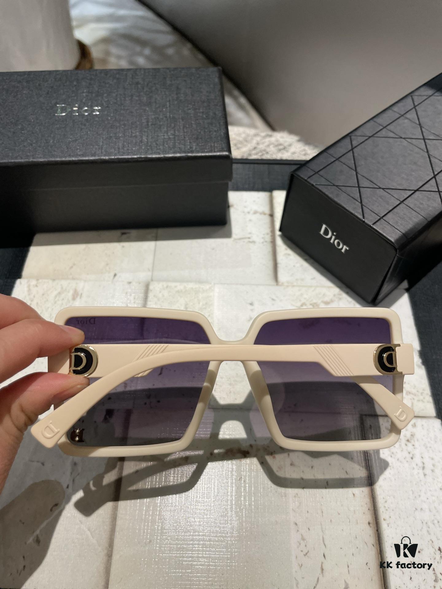 Dior Polarized Resin Sunglasses 😎 New Style Little Princess Sun Protection Glasses, Reducing Glare and Blocking Harmful Radiation 🥰 Essential Fashion Accessory for Travel and Outfits 🌸 Suitable for Driving 🧐 Brand Philosophy: Trends Come and Go, but Style Remains Forever 🥳