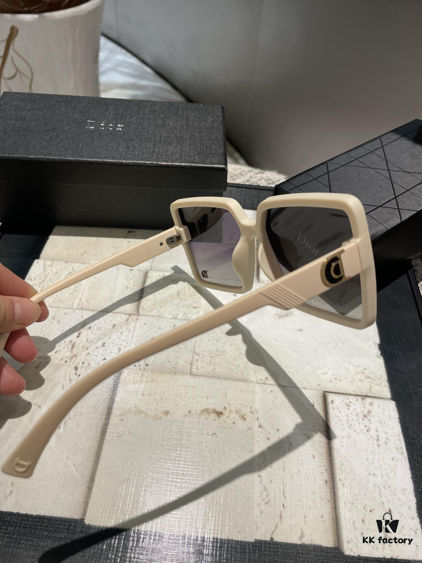 Dior Polarized Resin Sunglasses 😎 New Style Little Princess Sun Protection Glasses, Reducing Glare and Blocking Harmful Radiation 🥰 Essential Fashion Accessory for Travel and Outfits 🌸 Suitable for Driving 🧐 Brand Philosophy: Trends Come and Go, but Style Remains Forever 🥳