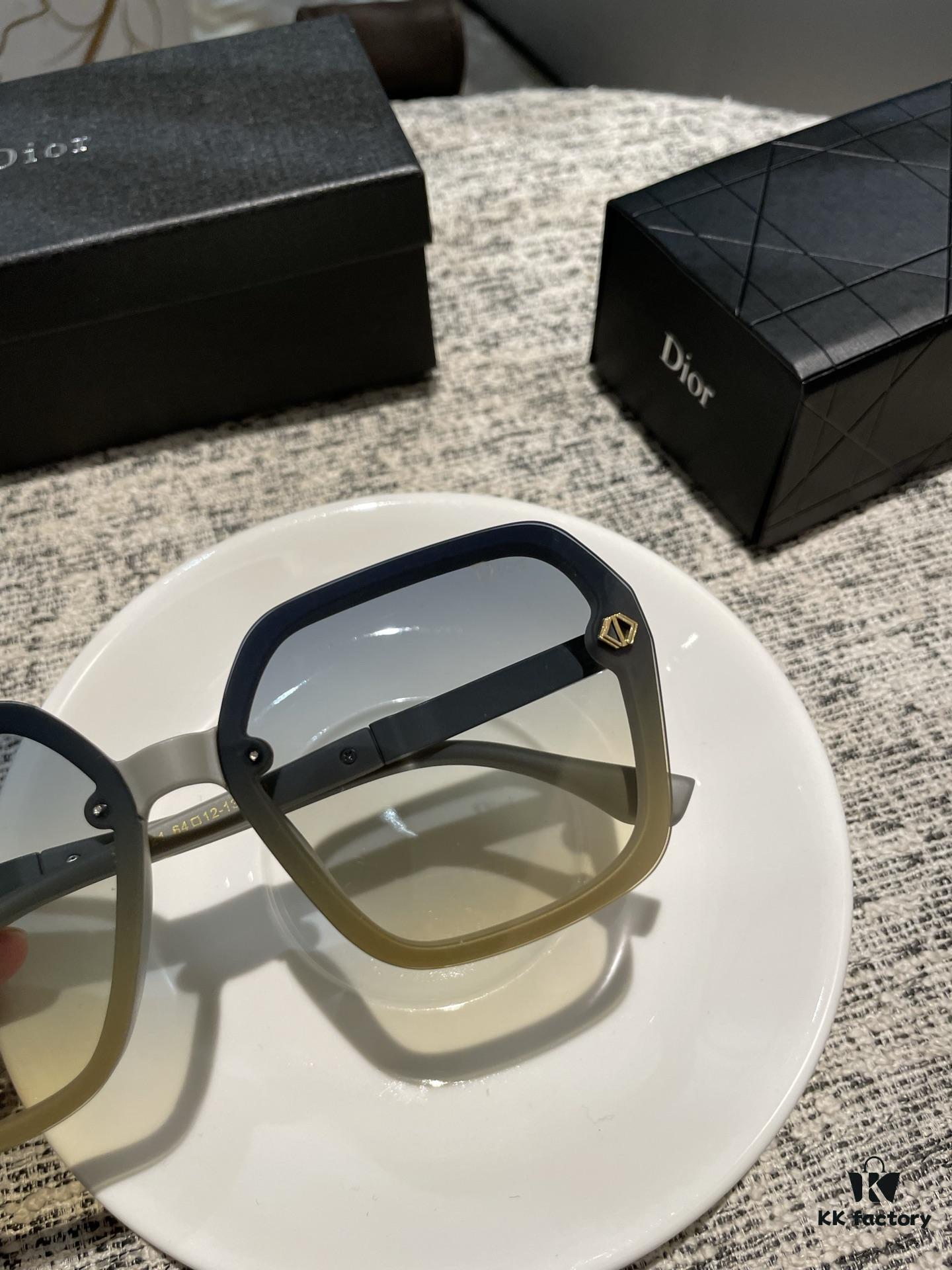 Dior Polarized Resin Sunglasses, New Small Luxury Style, Reduces Glare and Blocks Harmful Radiation, Essential for Travel and Daily Wear