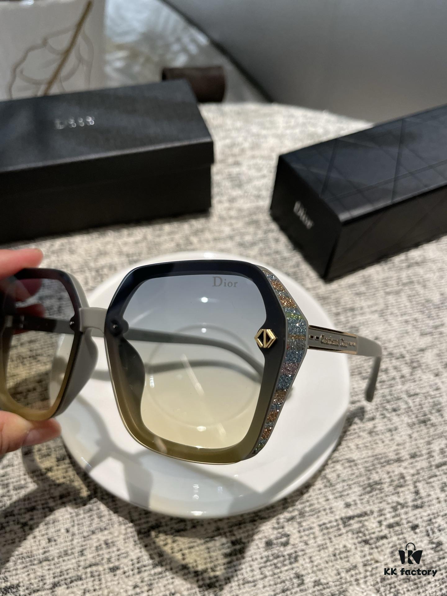 Dior Polarized Resin Sunglasses, New Small Luxury Style, Reduces Glare and Blocks Harmful Radiation, Essential for Travel and Daily Wear