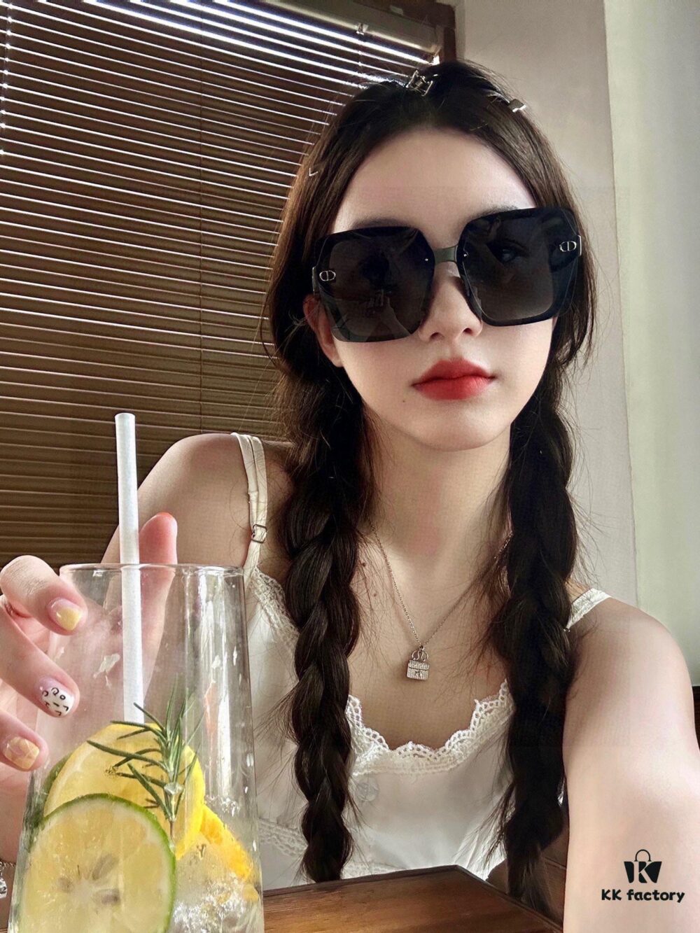 Dior Polarized Resin Sunglasses, New Small Chic Style, Reduces Glare, Blocks Harmful Radiation, Essential for Travel and Daily Wear