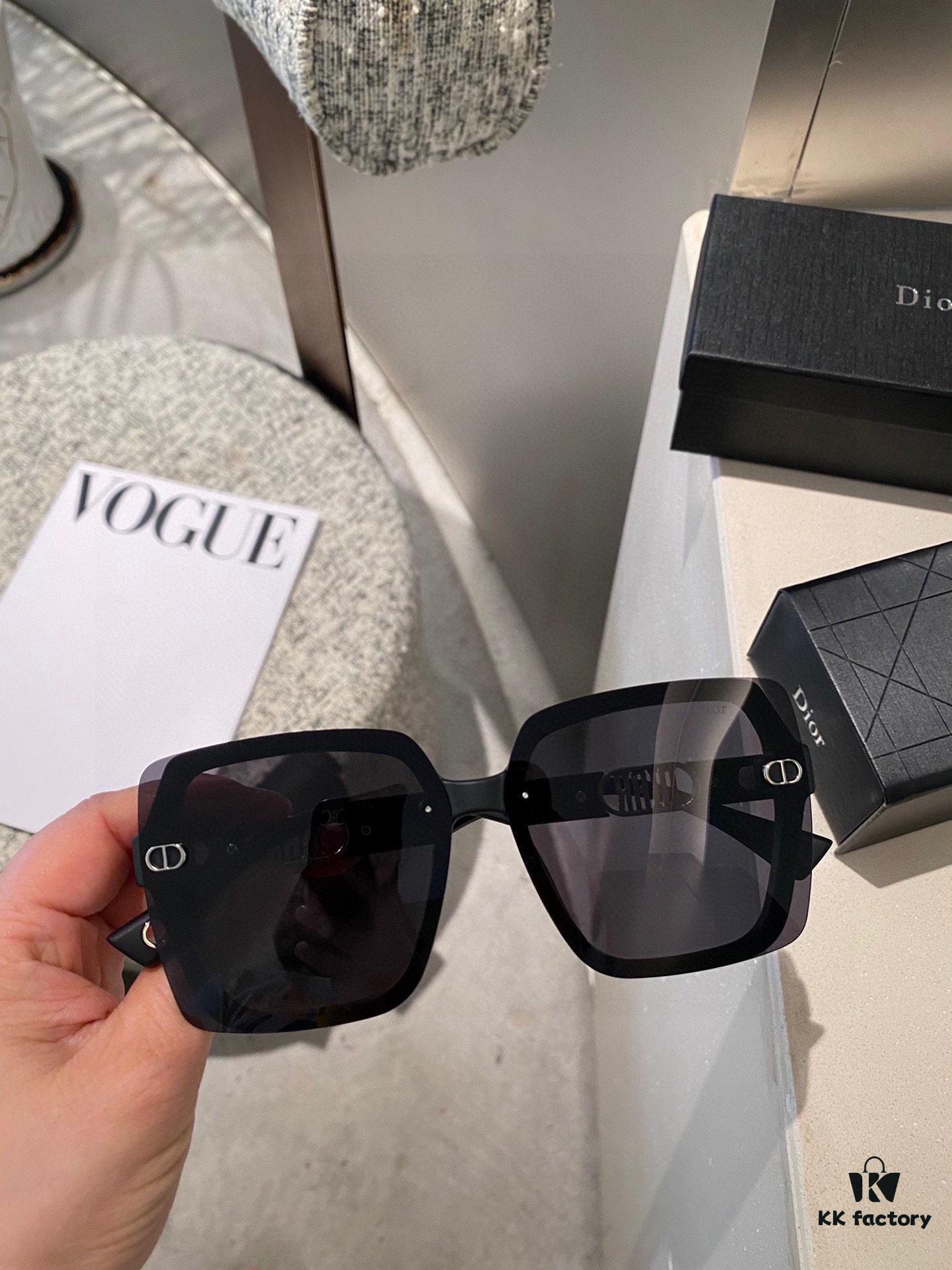 Dior Polarized Resin Sunglasses, New Small Chic Style, Reduces Glare, Blocks Harmful Radiation, Essential for Travel and Daily Wear