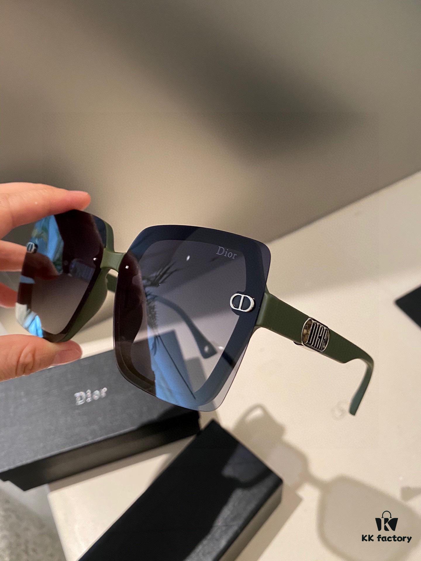Dior Polarized Resin Sunglasses, New Small Chic Style, Reduces Glare, Blocks Harmful Radiation, Essential for Travel and Daily Wear