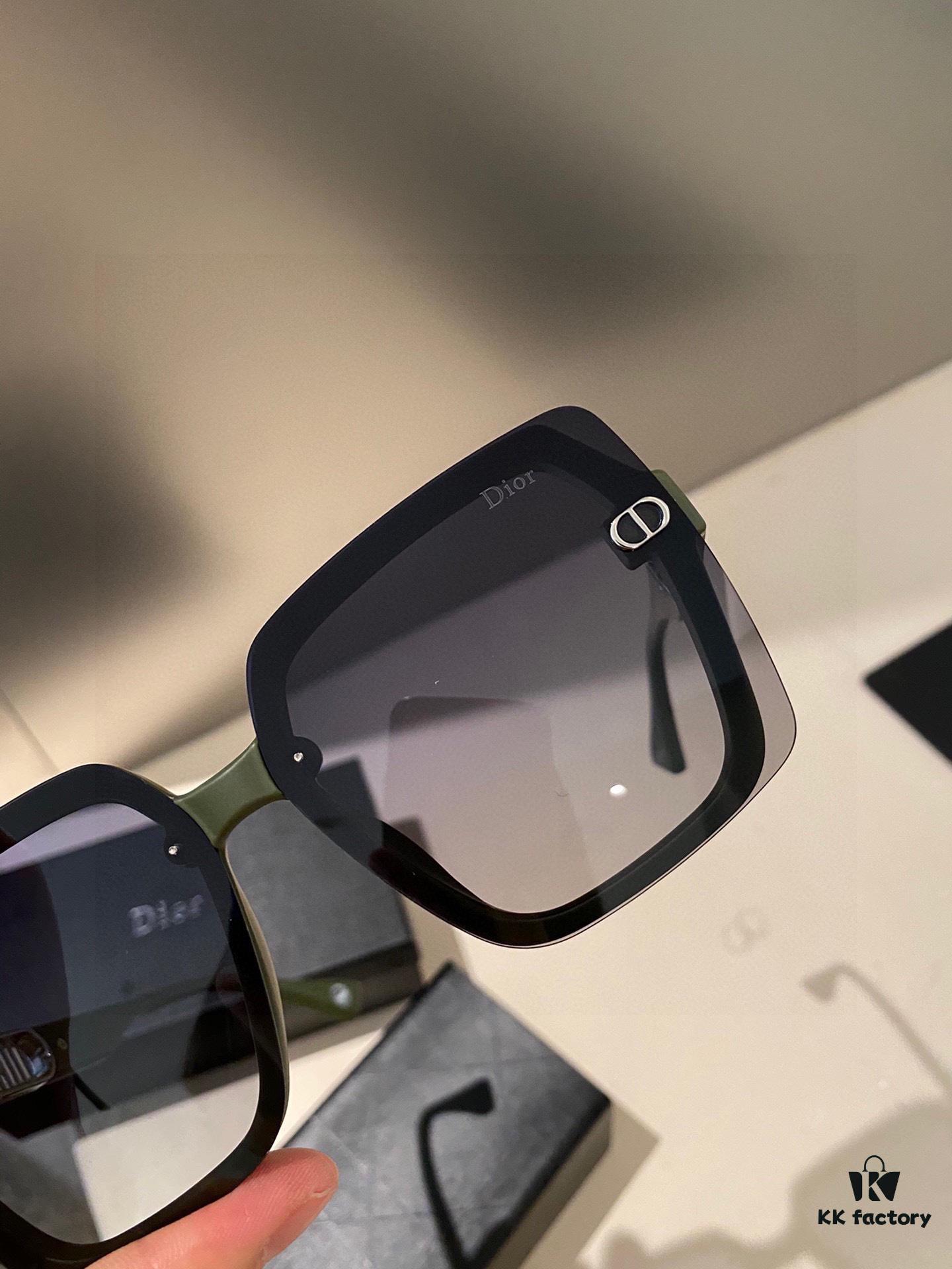 Dior Polarized Resin Sunglasses, New Small Chic Style, Reduces Glare, Blocks Harmful Radiation, Essential for Travel and Daily Wear