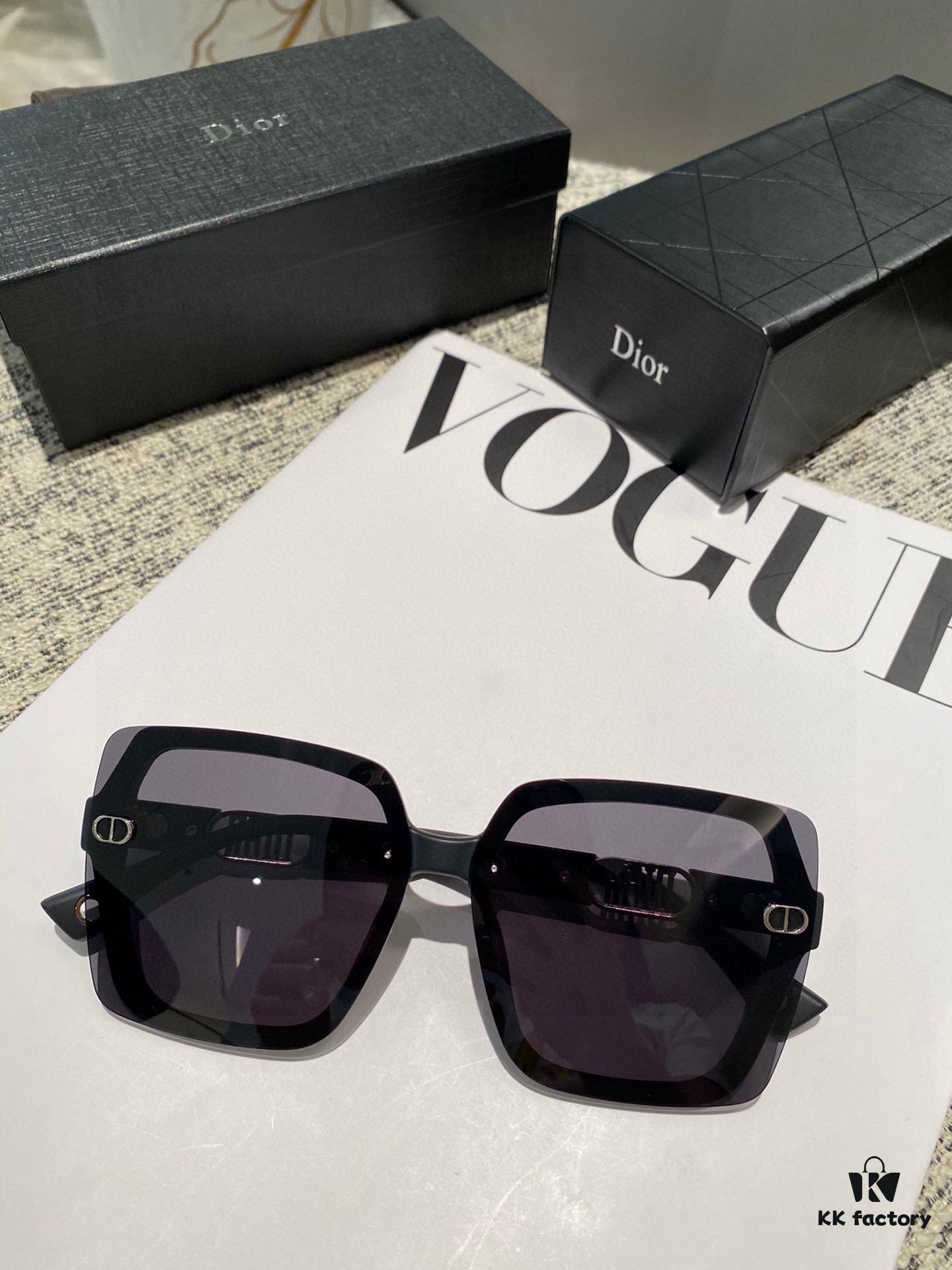Dior Polarized Resin Sunglasses 😎 New Style Chic Eyewear to Reduce Glare and Block Harmful Radiation 🥰 Essential Fashion Accessory for Travel, Outings, and Driving 🌸 Brand Philosophy: Trends Fade, Style Endures 🥳 6105 Sunglasses
