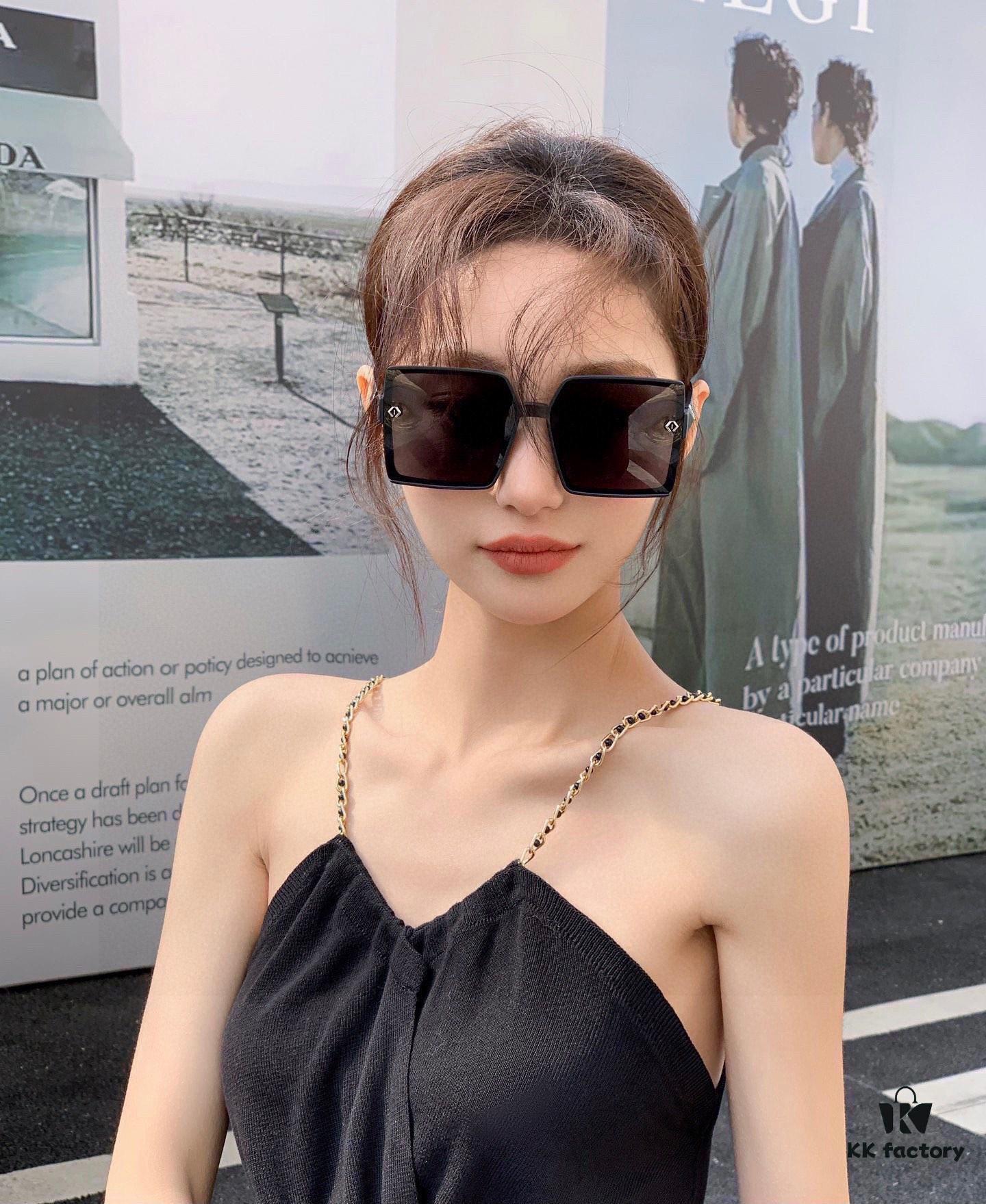Dior Women's Oversized Sunglasses with HD Polarized Lenses, Flattering Slimming Design, Fashionable and Trendy Style, Popular Choice for Influencers and Live Streaming (7819)