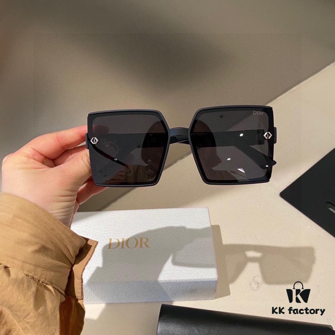 Dior Women's Oversized Sunglasses with HD Polarized Lenses, Flattering Slimming Design, Fashionable and Trendy Style, Popular Choice for Influencers and Live Streaming (7819)