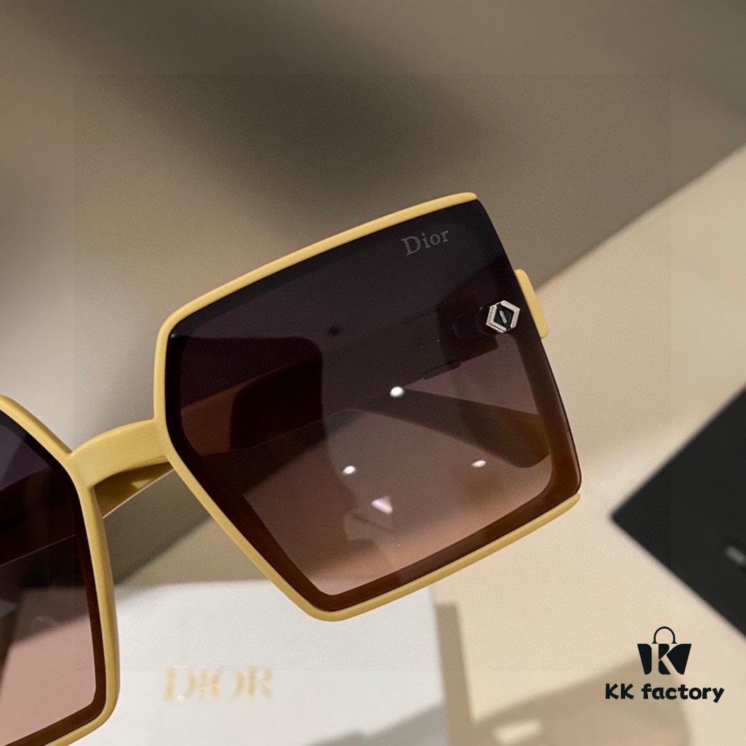 Dior Women's Oversized Sunglasses with HD Polarized Lenses, Flattering Slimming Design, Fashionable and Trendy Style, Popular Choice for Influencers and Live Streaming (7819)