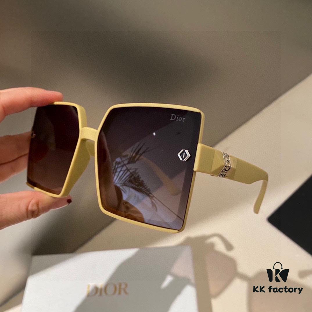 Dior Women's Oversized Sunglasses with HD Polarized Lenses, Flattering Slimming Design, Fashionable and Trendy Style, Popular Choice for Influencers and Live Streaming (7819)