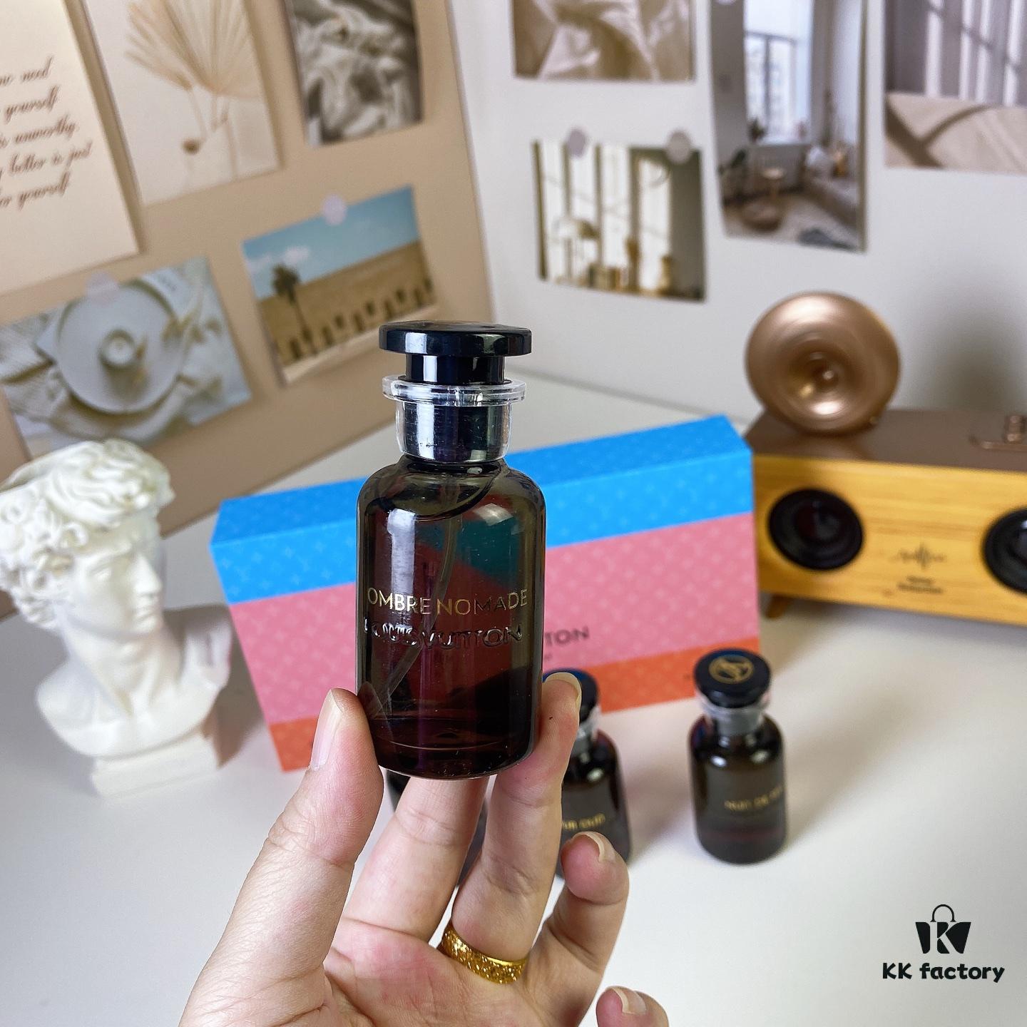 Louis Vuitton LV Black Bottle Limited Edition Travel Set of Four 30ml x 4 with Sprayers, Including Night Fire, Floating Shadow, Saabo Rose, Pure Oud