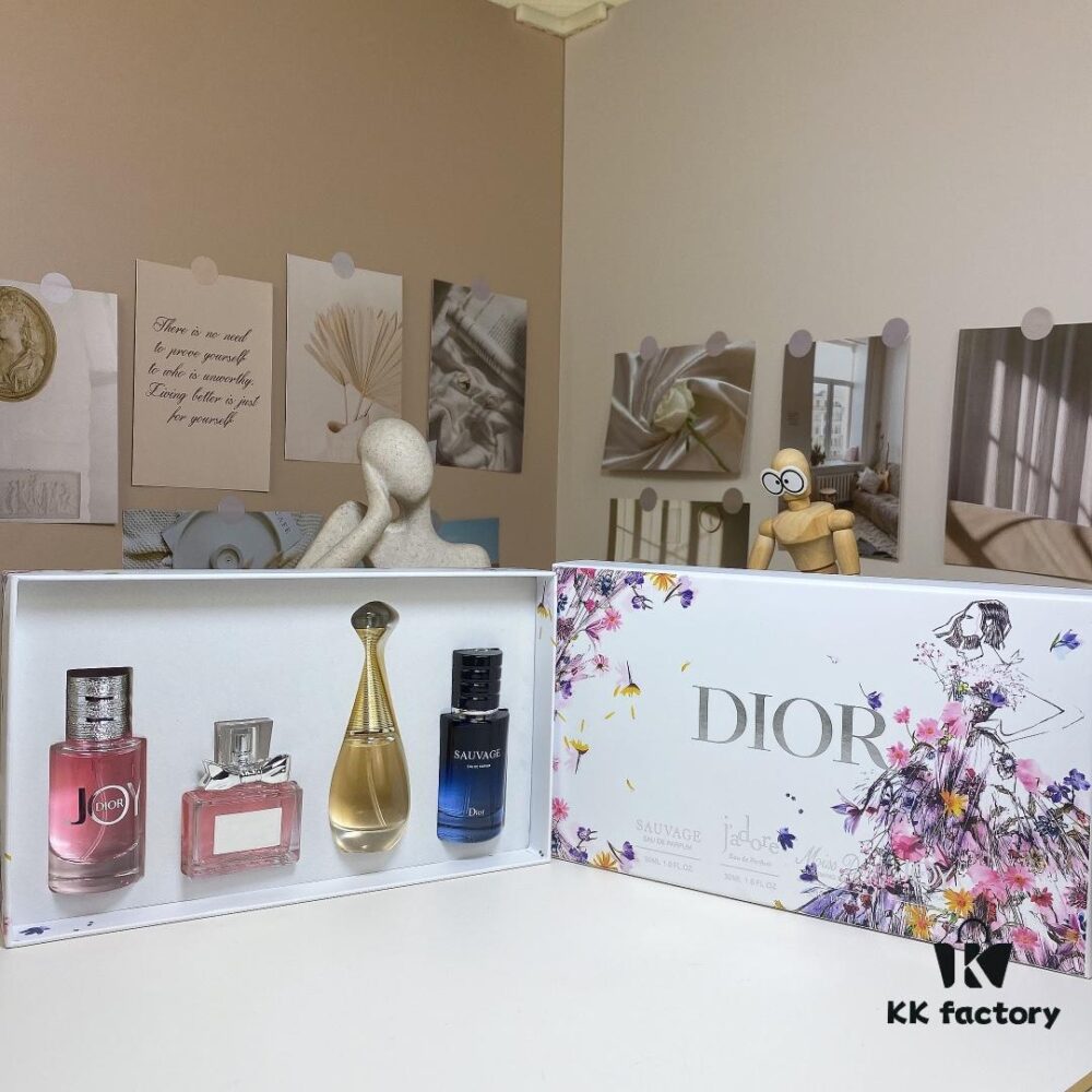 Dior Perfume Travel Set 4-Piece Collection 30ml×4