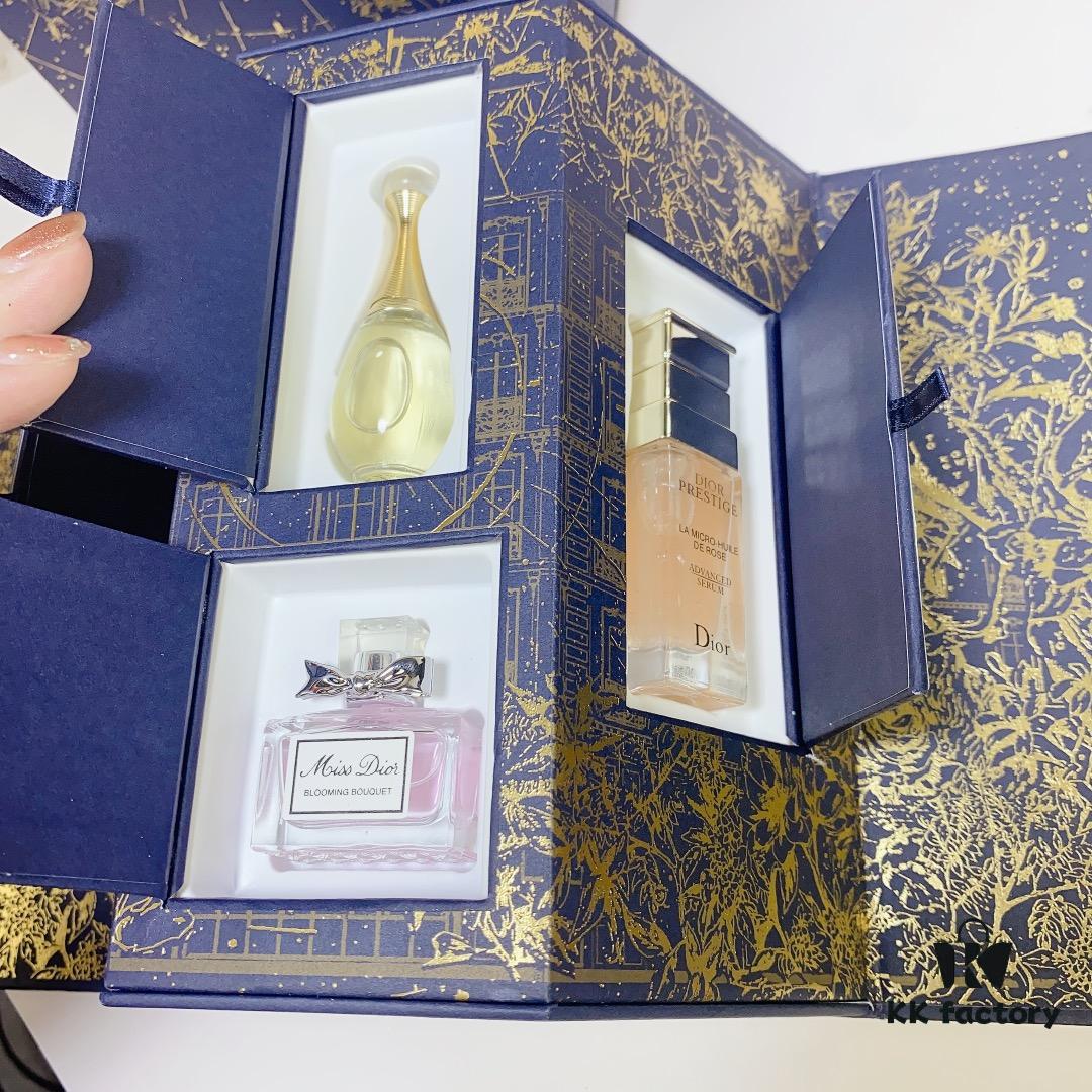 Free Shipping Dior 2023 Château Four-Piece Limited Edition Calendar Set, Official Website Version with Gift Bag