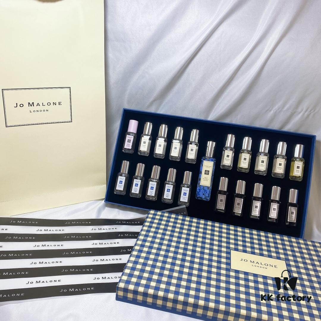 Jo Malone 21-Piece Limited Edition Blue Plaid Collection with Retail Shopping Bag