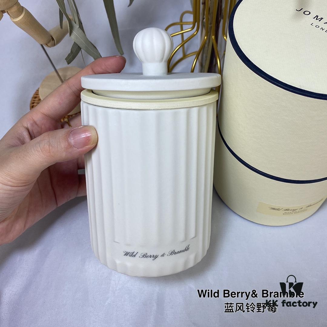 Blue Wind Bell Wild Berry Candle