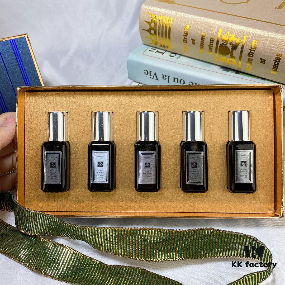 Jo Malone Boutique Blue Box Black Bottle 5-Piece Set, 5 x 9ml with Spray Caps, Mini Q-Size Sample Collection