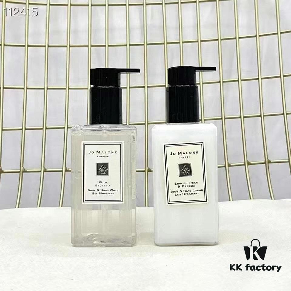 Jo Malone Bath & Body Set of Two! Includes Gift Bag. Contains: English Pear & Freesia Body Lotion 250ml, Bluebell Shower Gel 250ml