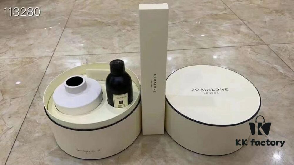 Jo Malone Aromatic Reed Diffuser Ceramic Bottle 350ml! Scents: Wild Berry, Resurrection Plant, Fig and Blackcurrant