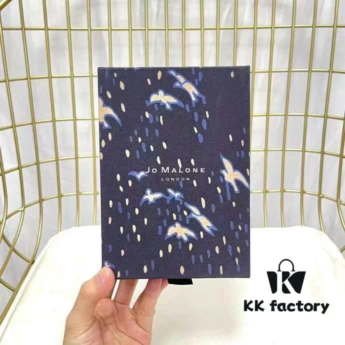 Jo Malone Perfume Full-Size and Sample Set! 100ml + 9ml. Scents: English Pear, Bluebell, Sea Salt, Blackberry