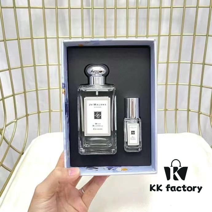 Jo Malone Perfume Full-Size and Sample Set! 100ml + 9ml. Scents: English Pear, Bluebell, Sea Salt, Blackberry