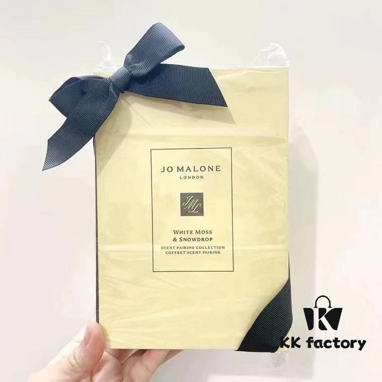 Jo Malone London Perfume Gift Set Four-Piece with Gift Bag, including: 30ML White Moss & Snowbell, Mini English Pear & Freesia 9ML, Blackberry & Bay Leaf 9ML, Myrrh & Tonka 9ML