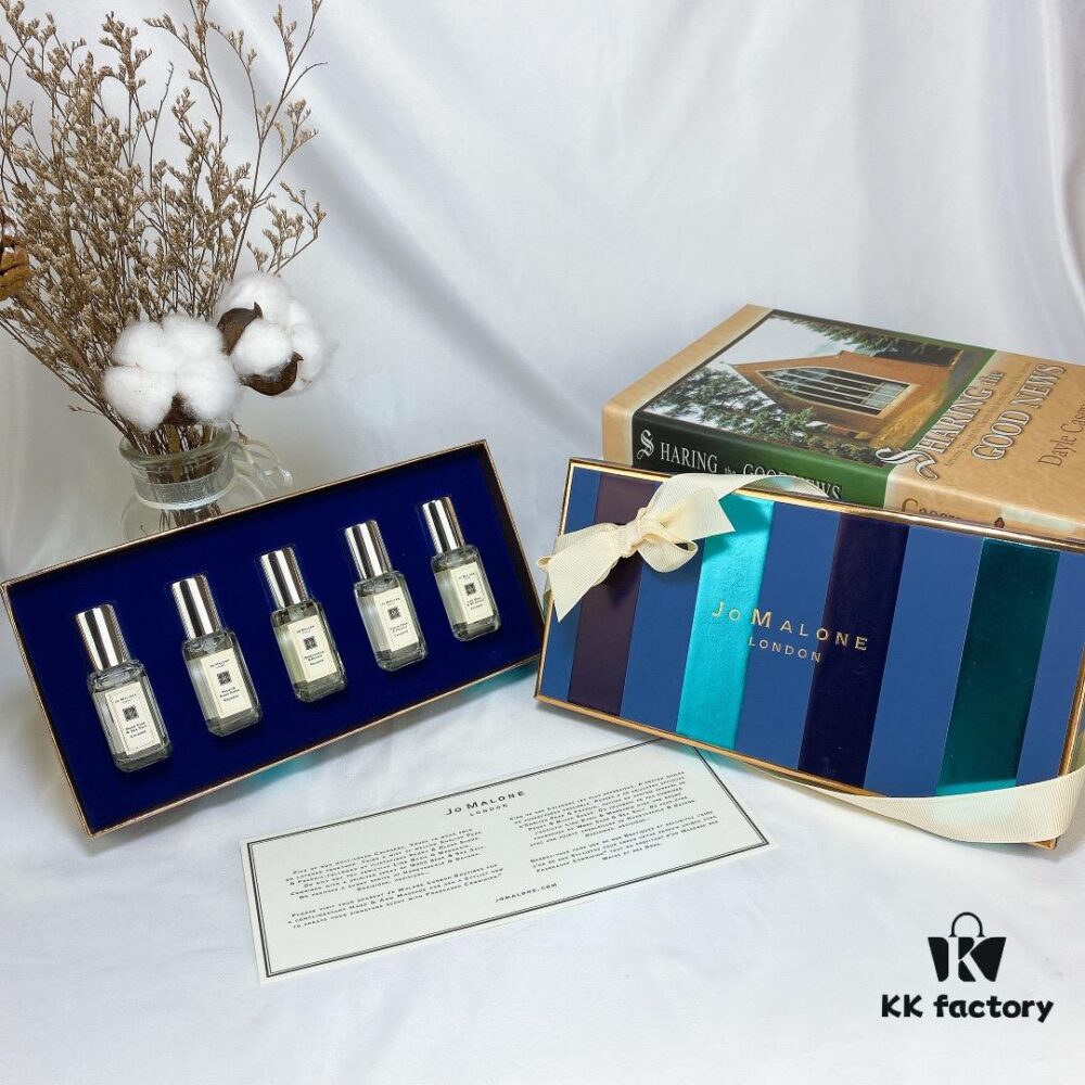Jo Malone Counter Exclusive Christmas Blue 5-Piece Set, Mini 9ml Each with Atomizer,  ️ Authentic Hexagonal Sprayer, Scents: Lime, English Pear, Honeysuckle, Peony, Sea Salt
