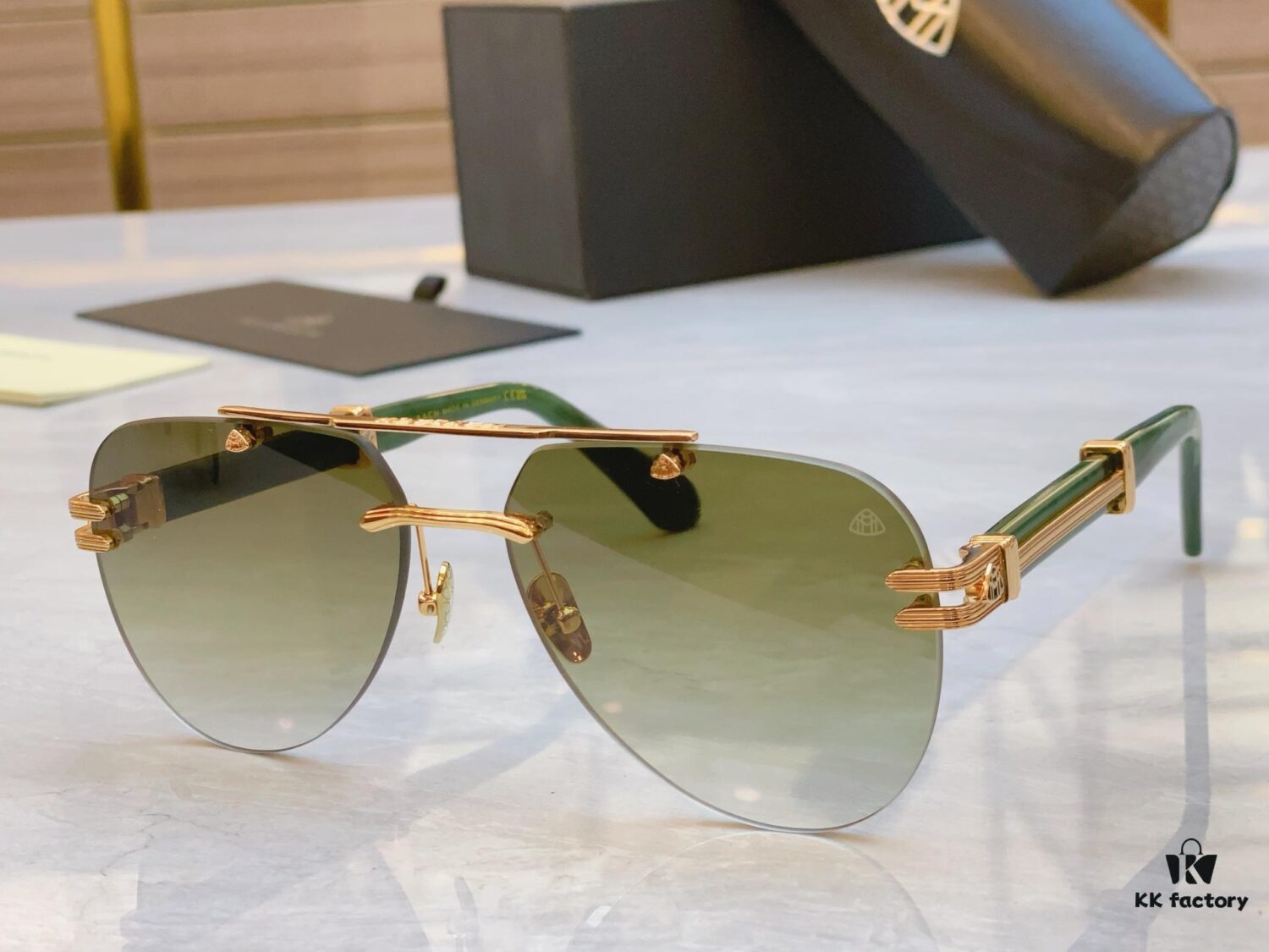 MAYBAC* New Model Sunglasses 🕶️🕶️, MODEL: E01Z - V/10 - 8/P/SH, SIZE: 62-17-145