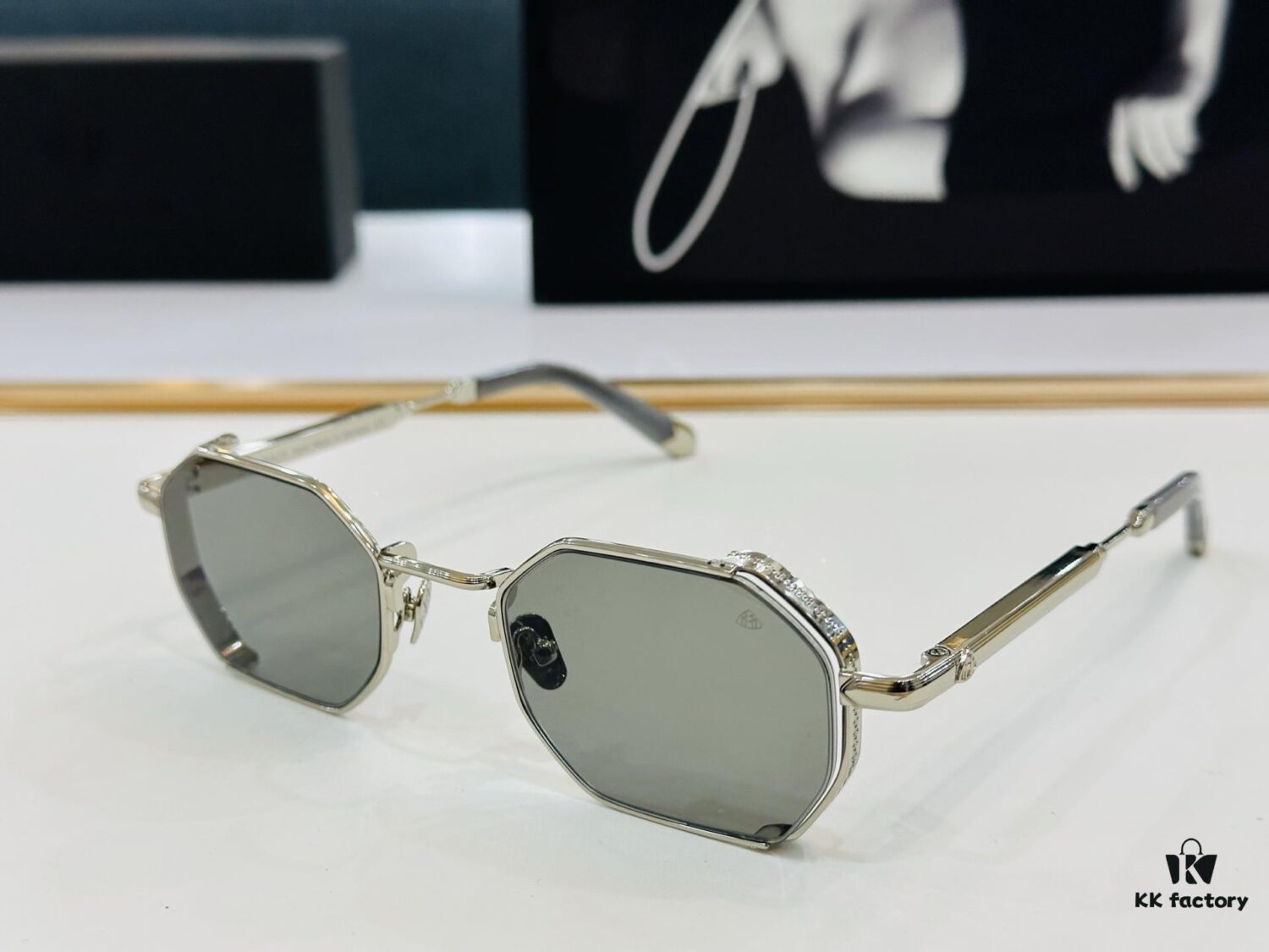 High-Quality MAYBACH Z33 Sunglasses, Exquisite Craftsmanship, Premium Feel, Size: 52-21-145