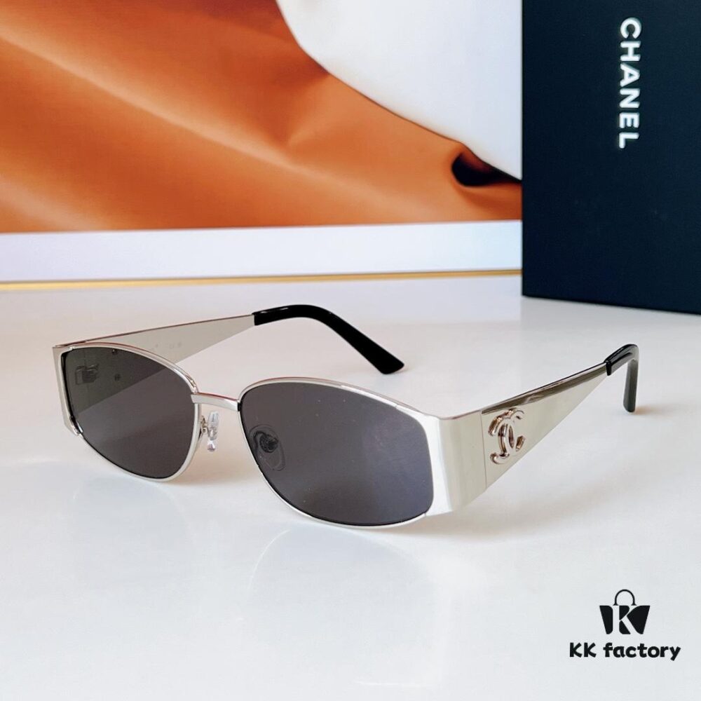 135 CHANEL MODEL: 08846 Size: 65-14-145