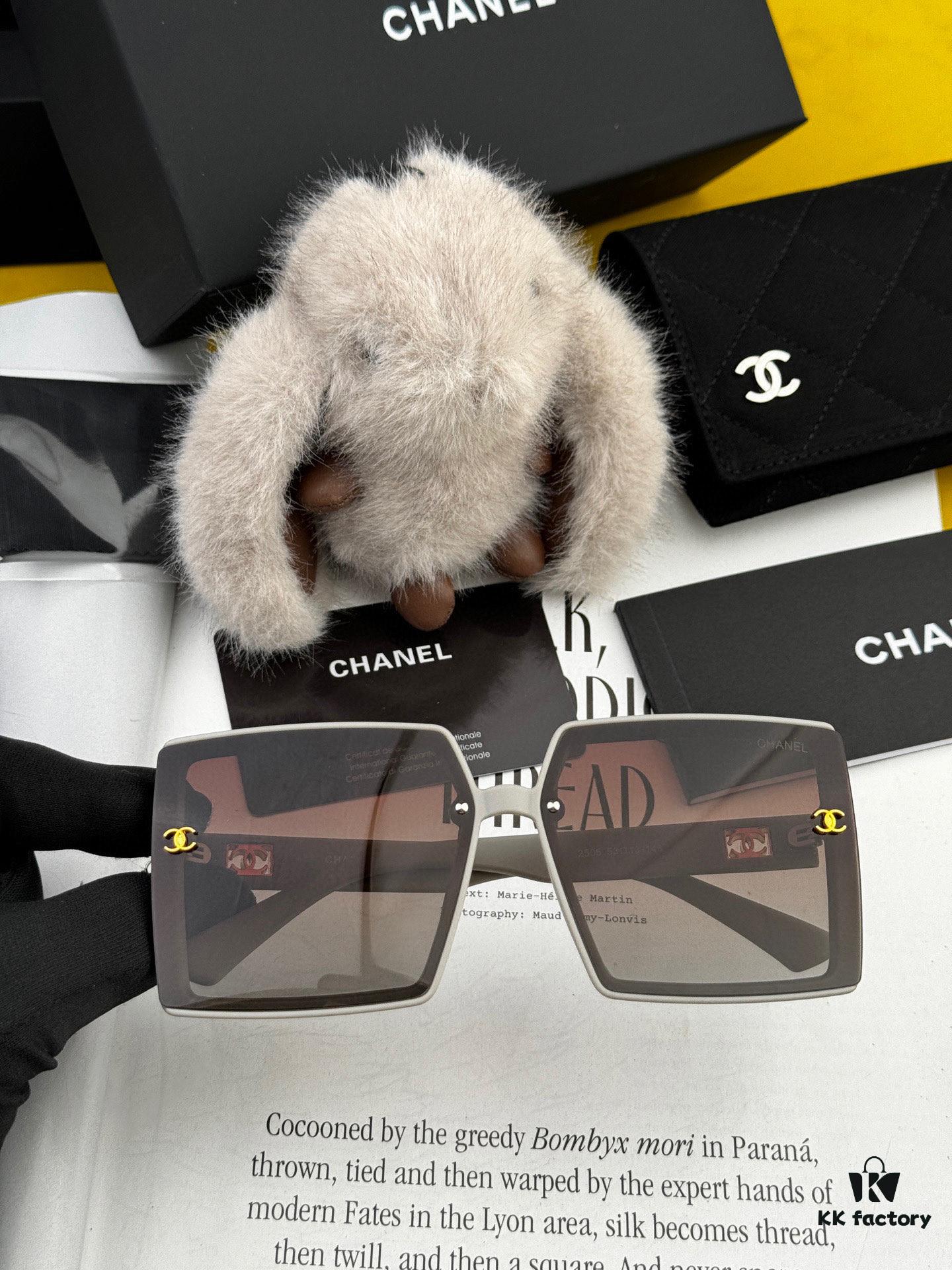 CHANEL 2025 New Arrival Trendy Fashion Square Frame Sunglasses for Women, HD Thickened Polarized UV Protection Shades, Comfortable Wear, Influencer Favorite Style 🕶️