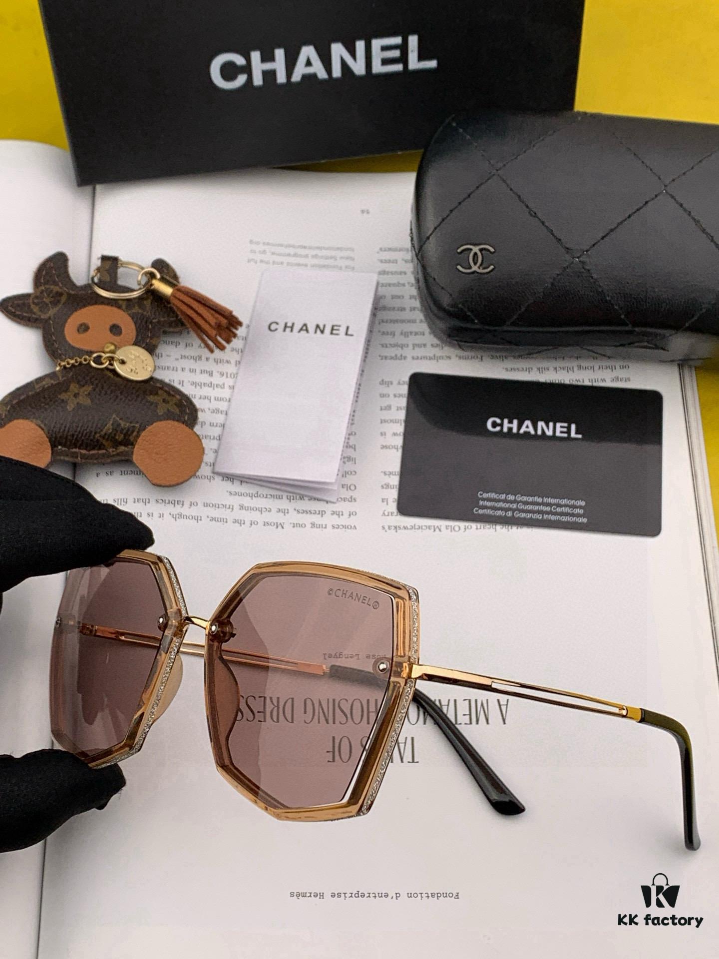 New CHANEL Sunglasses CH8128