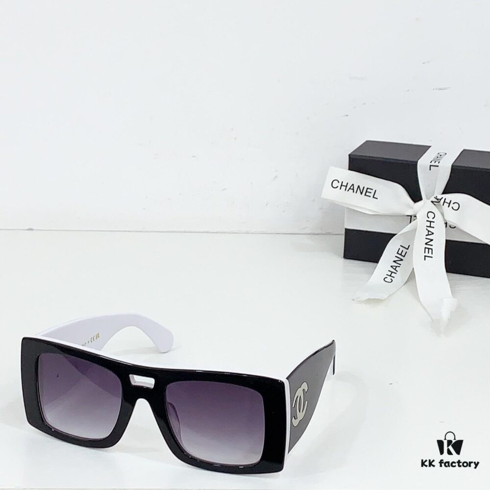135 CHANEL Sunglasses
