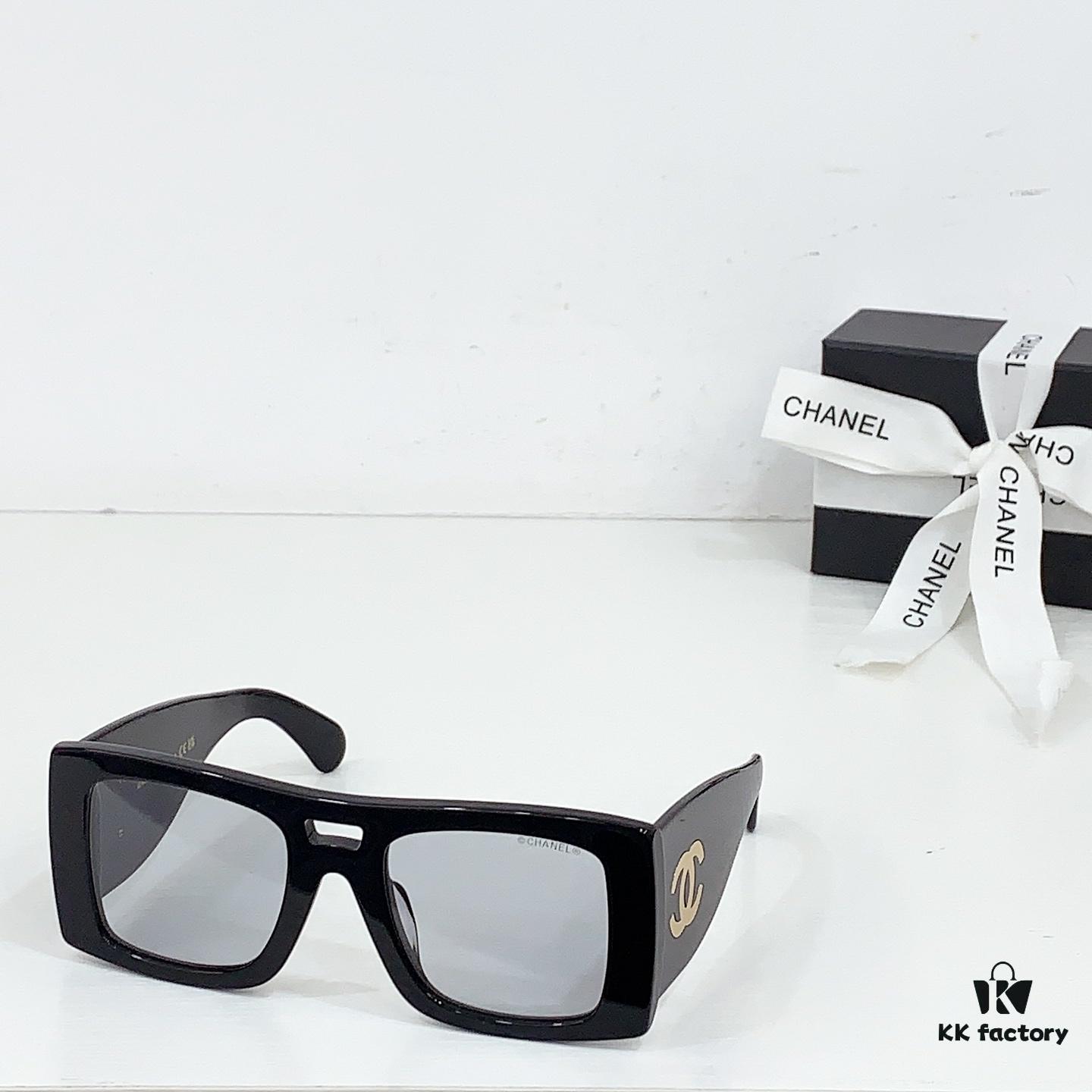 135 CHANEL Sunglasses