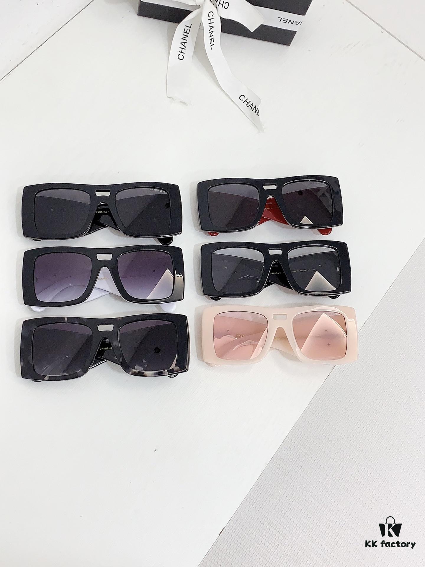 135 CHANEL Sunglasses